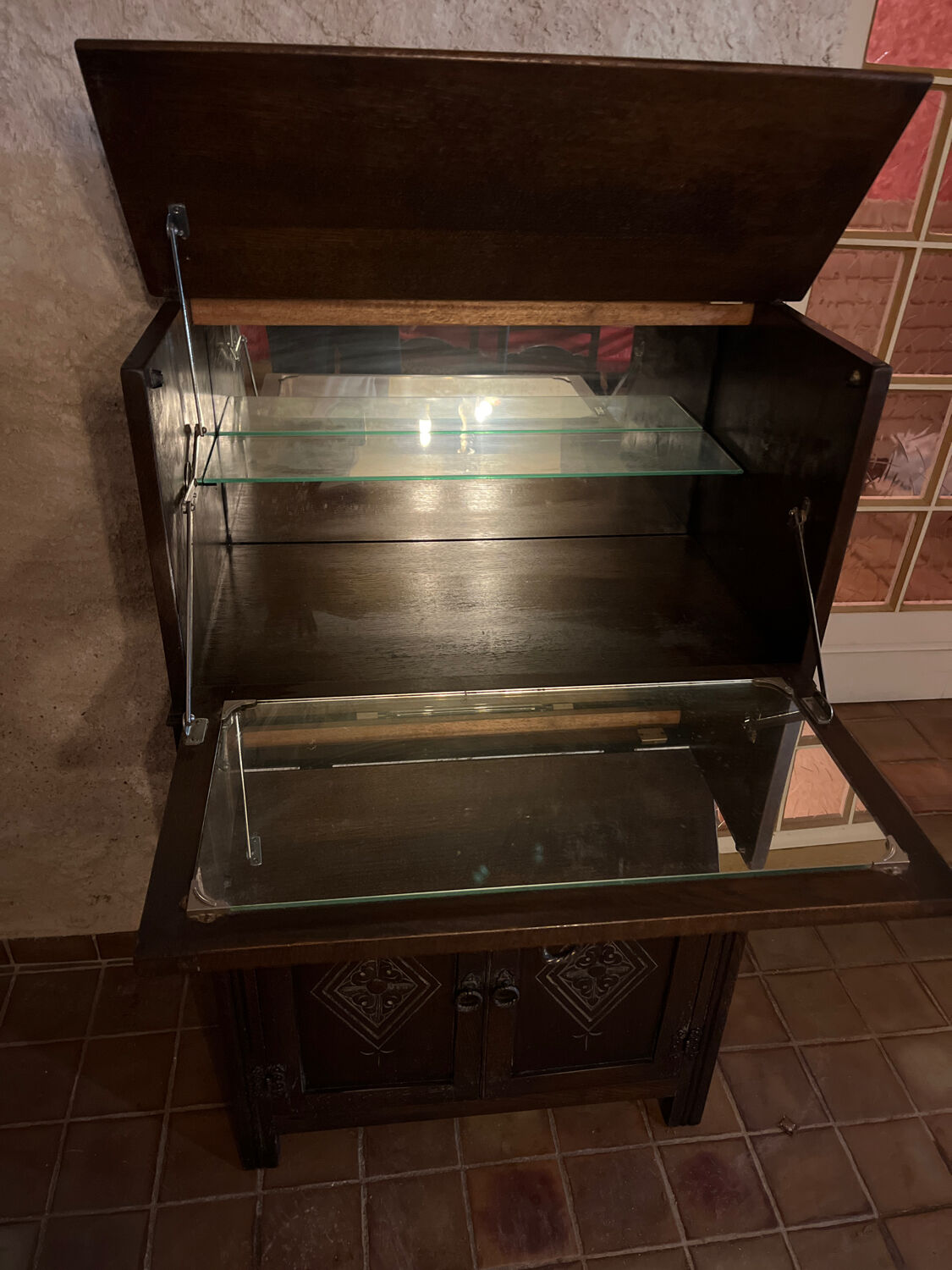 Jaycee Furniture English Bar Cabinet