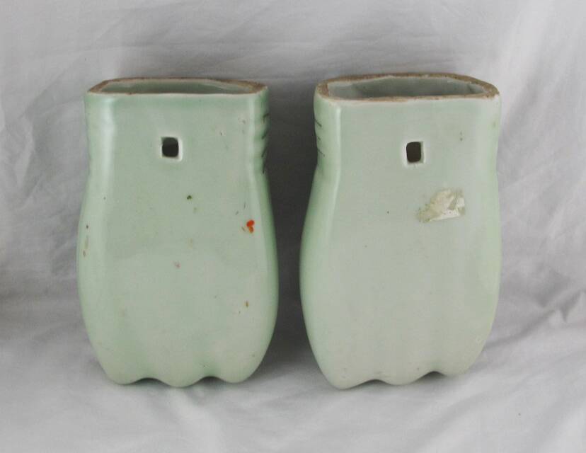 Paire de vases muraux céladon asiatiques, fin 19è siècle