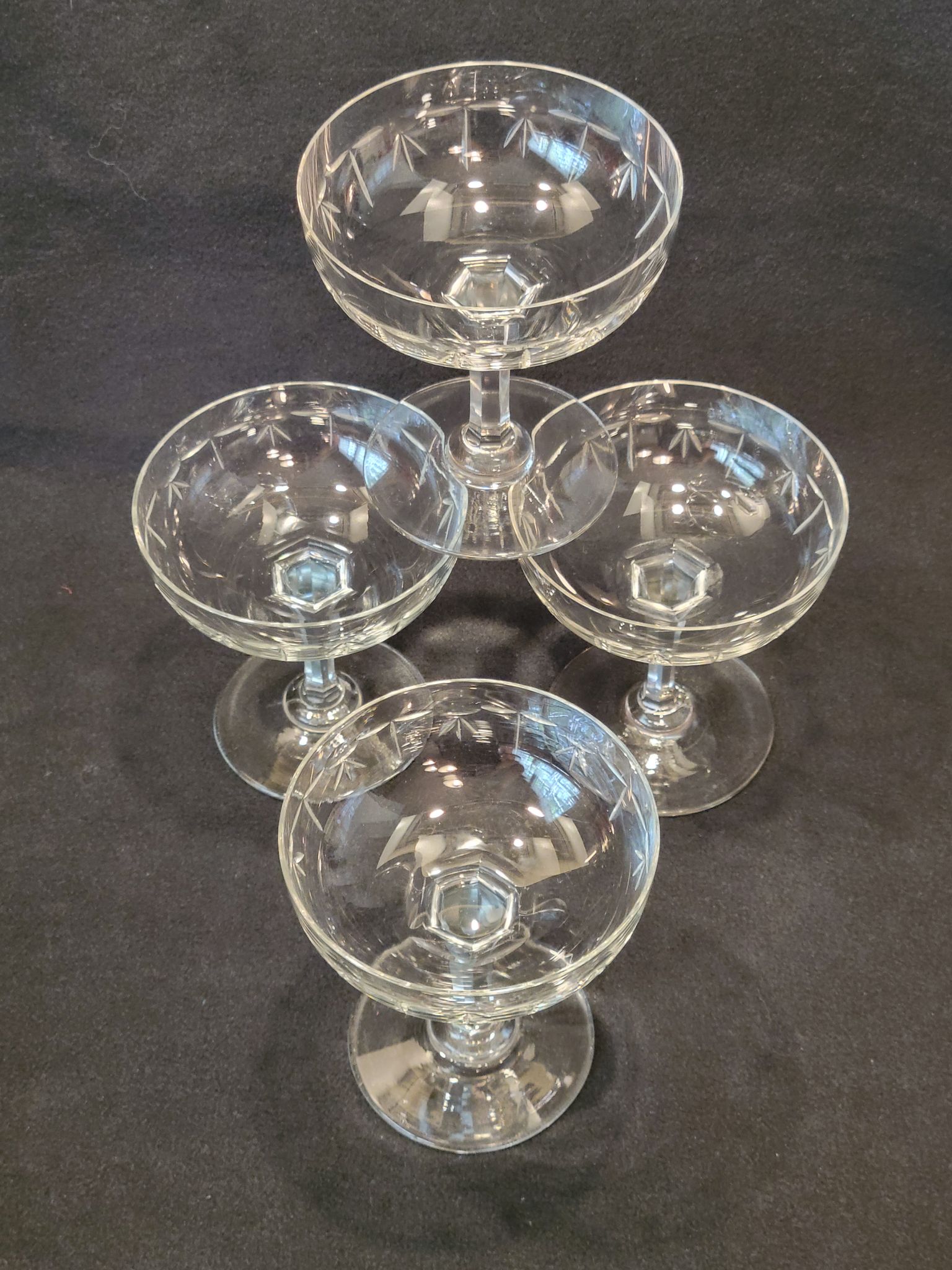 4 Antique Champagne Glasses In Engraved Crystalline