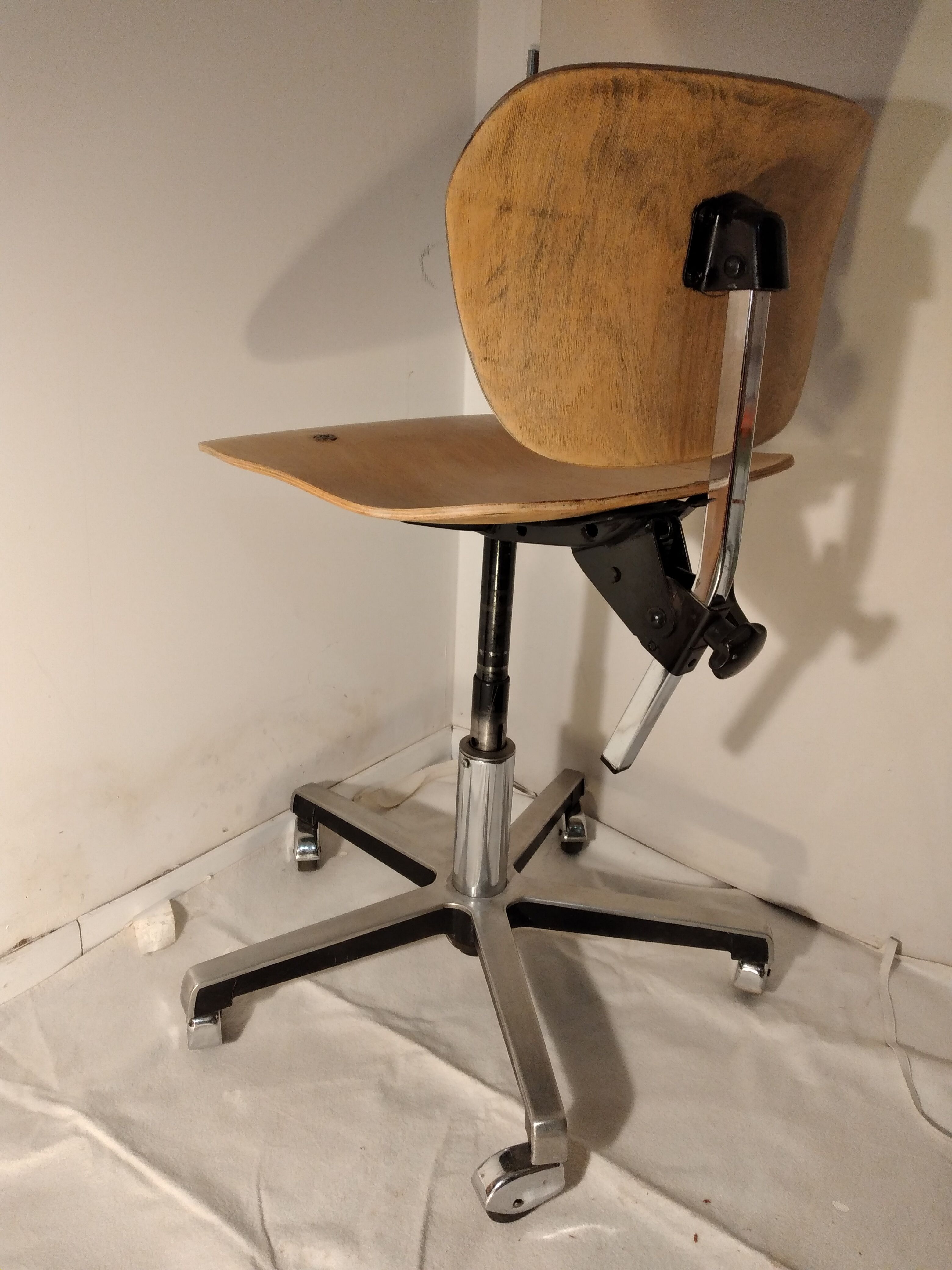 Chair with wheels