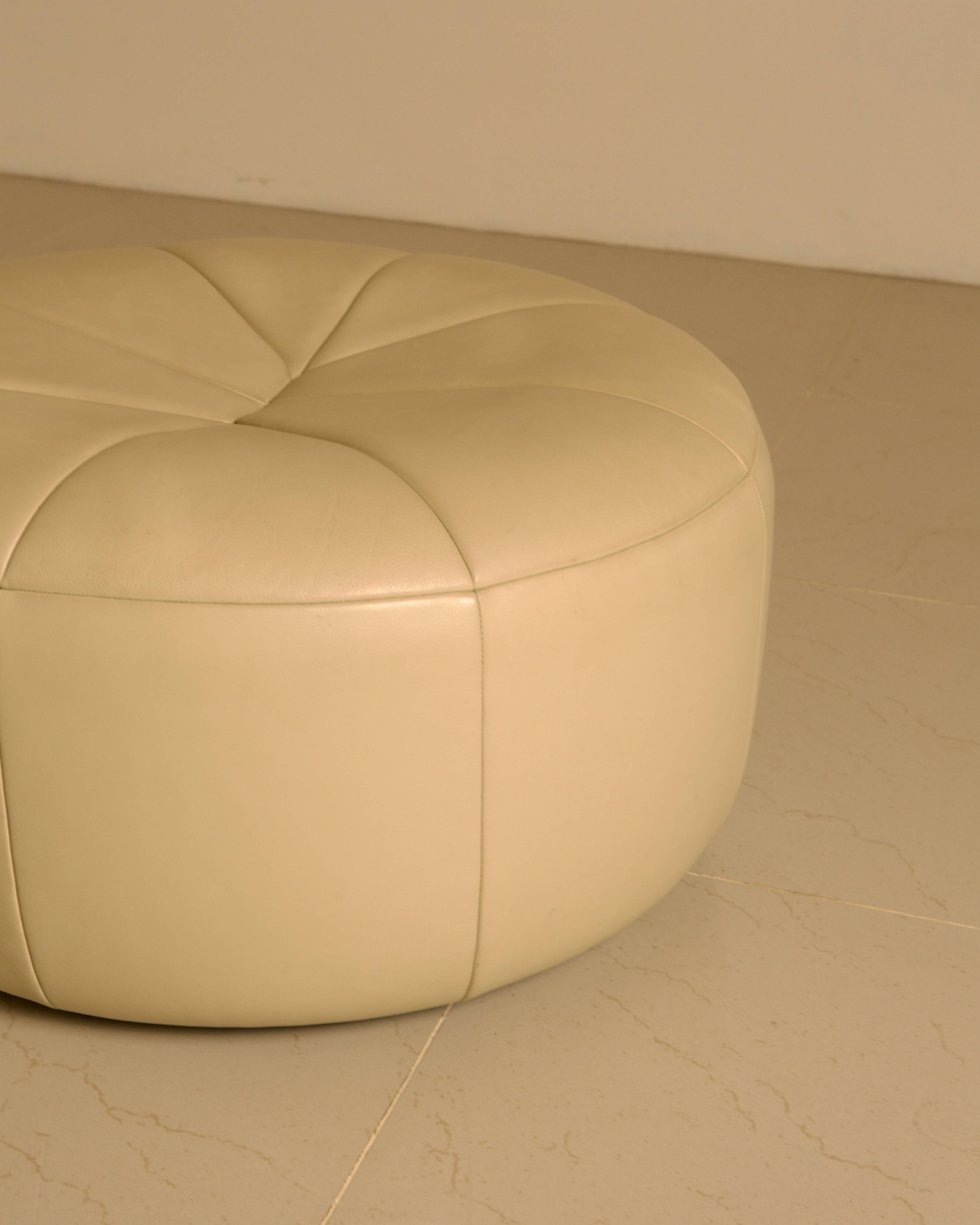 "Pumpkin" armchair set and its cream leather ottoman by Pierre Paulin
