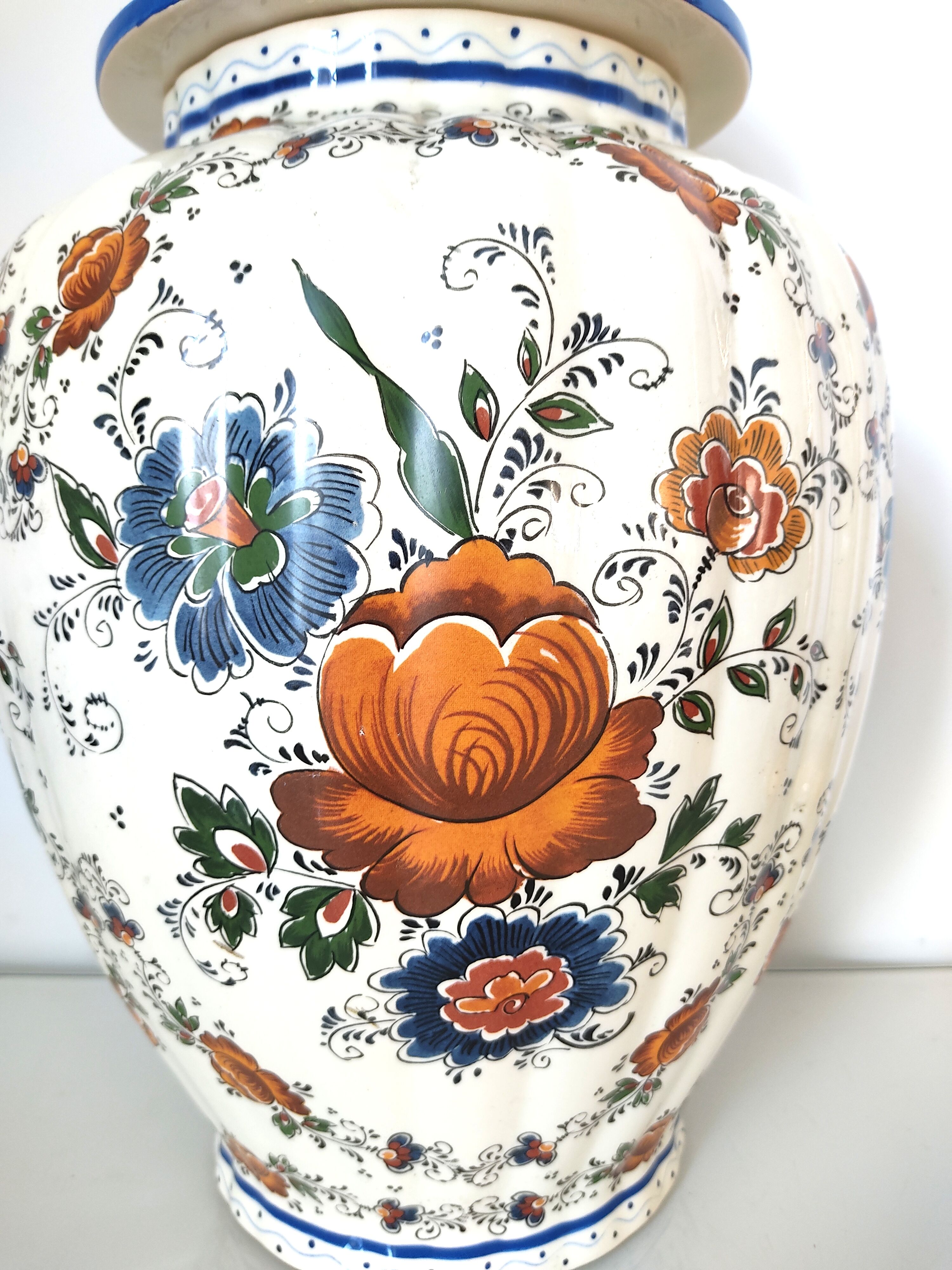 Vase potiche fleurie faïence Hubert Bequet