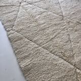 Tapis berbère marocain Beni Ouarain à losanges écrus 2,44x1,61m