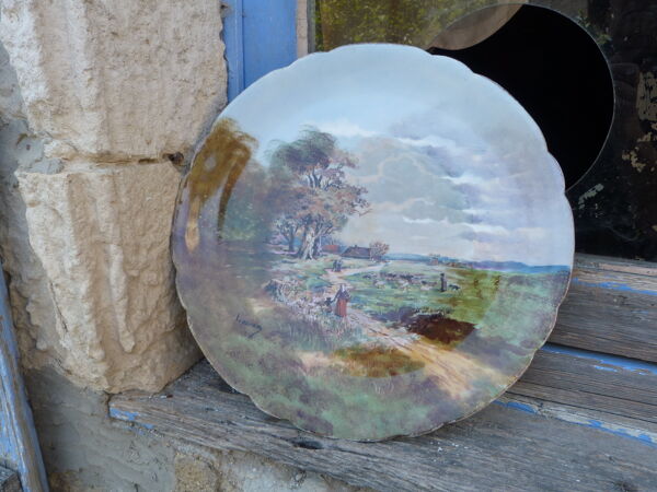 Plat ancien en porcelaine de Limoges JEAN POUYAT peint à la main signé Lecram