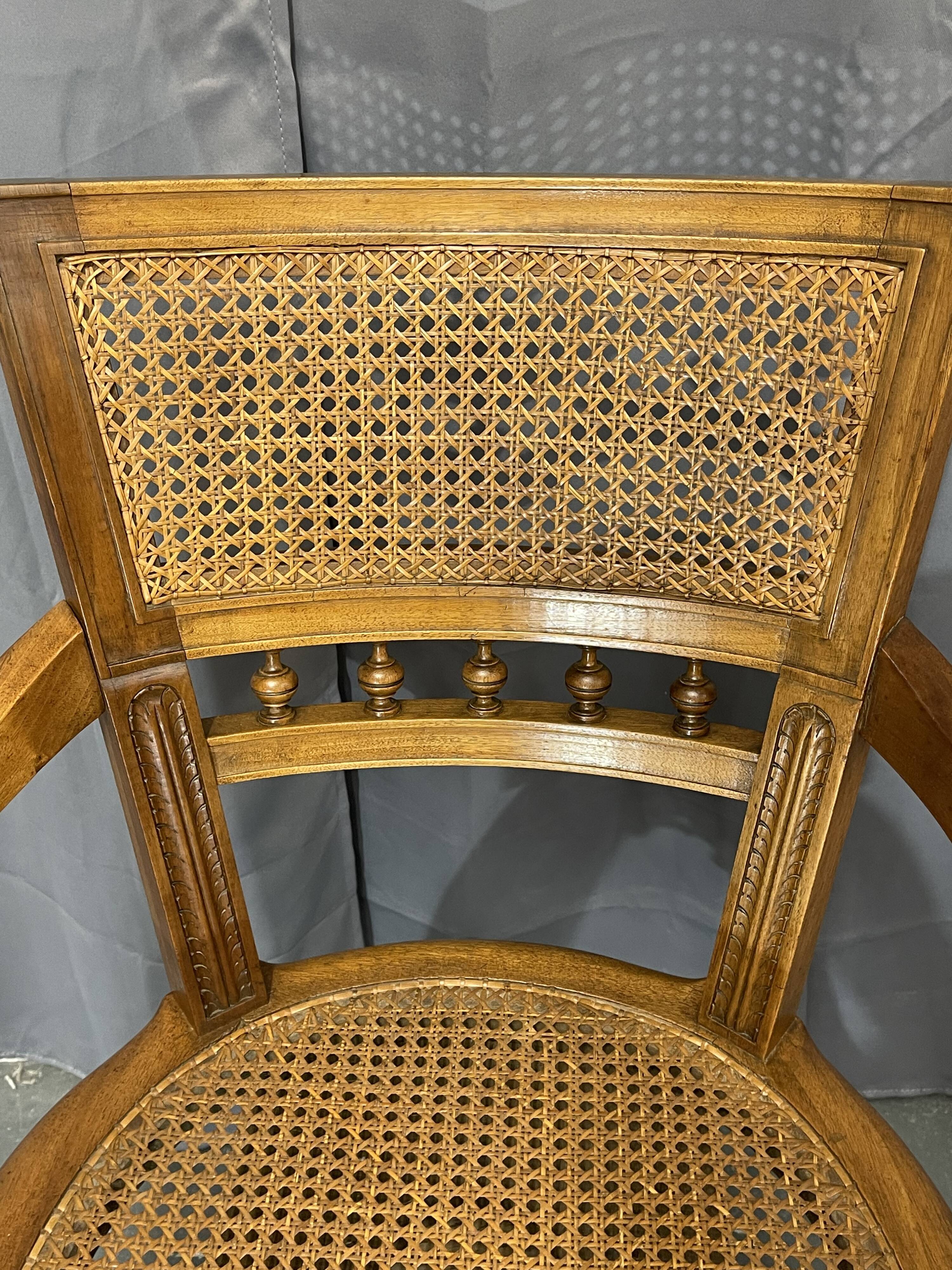 Fauteuil de bureau américain canné époque 1900