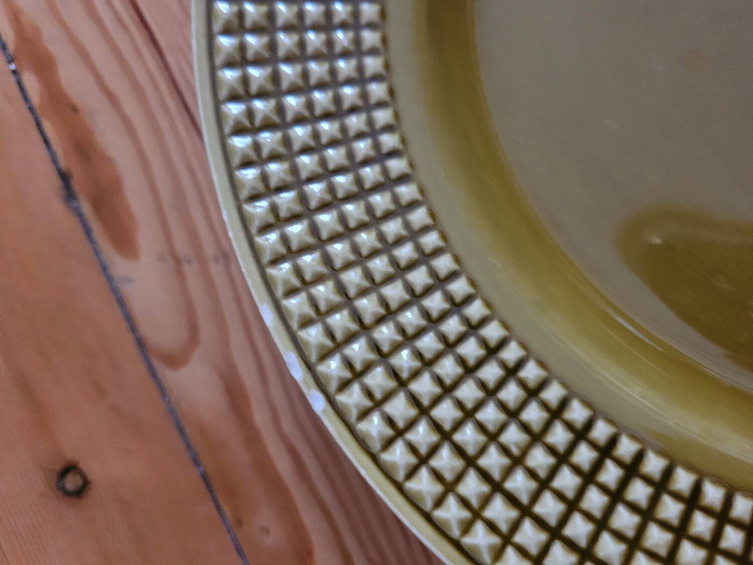 Set of 6 Niderviller flat plates