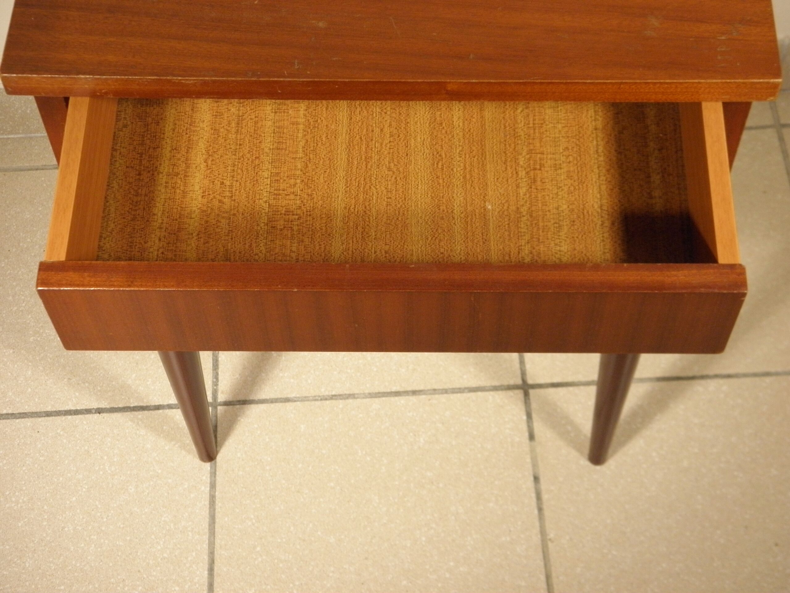 Bedside table feet spindles