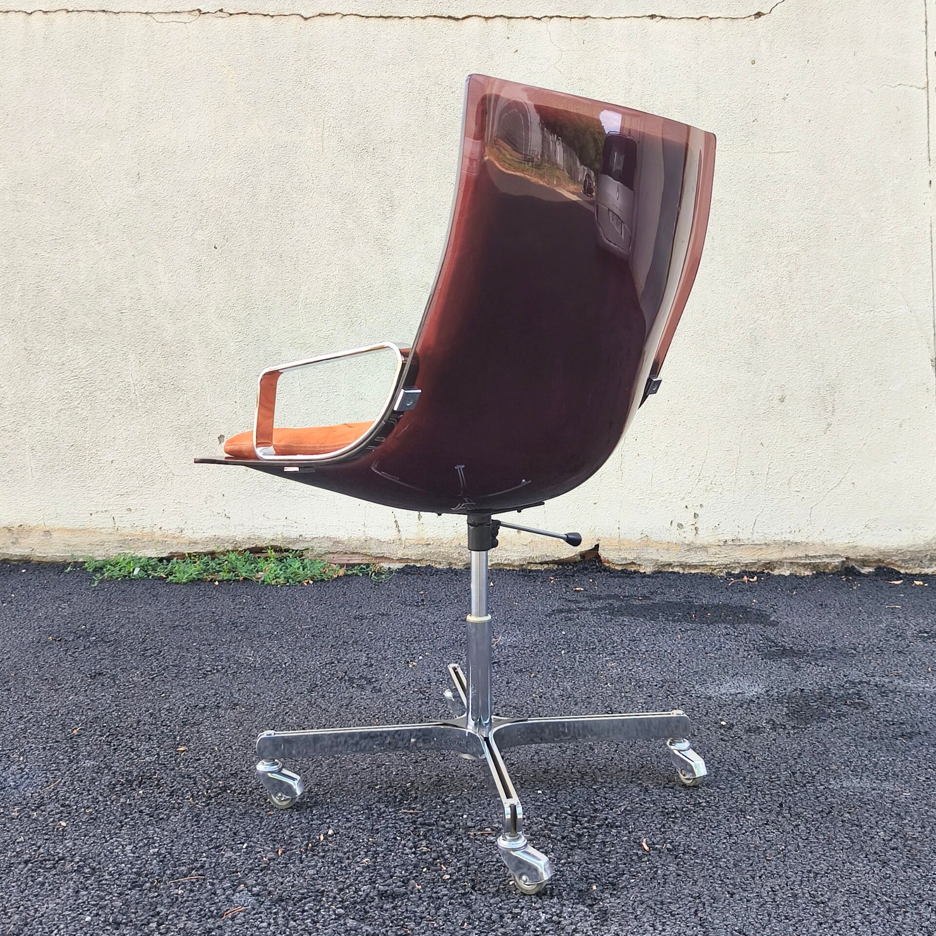 Fauteuil de bureau en plexiglas design Raphaël Raffel, 1970