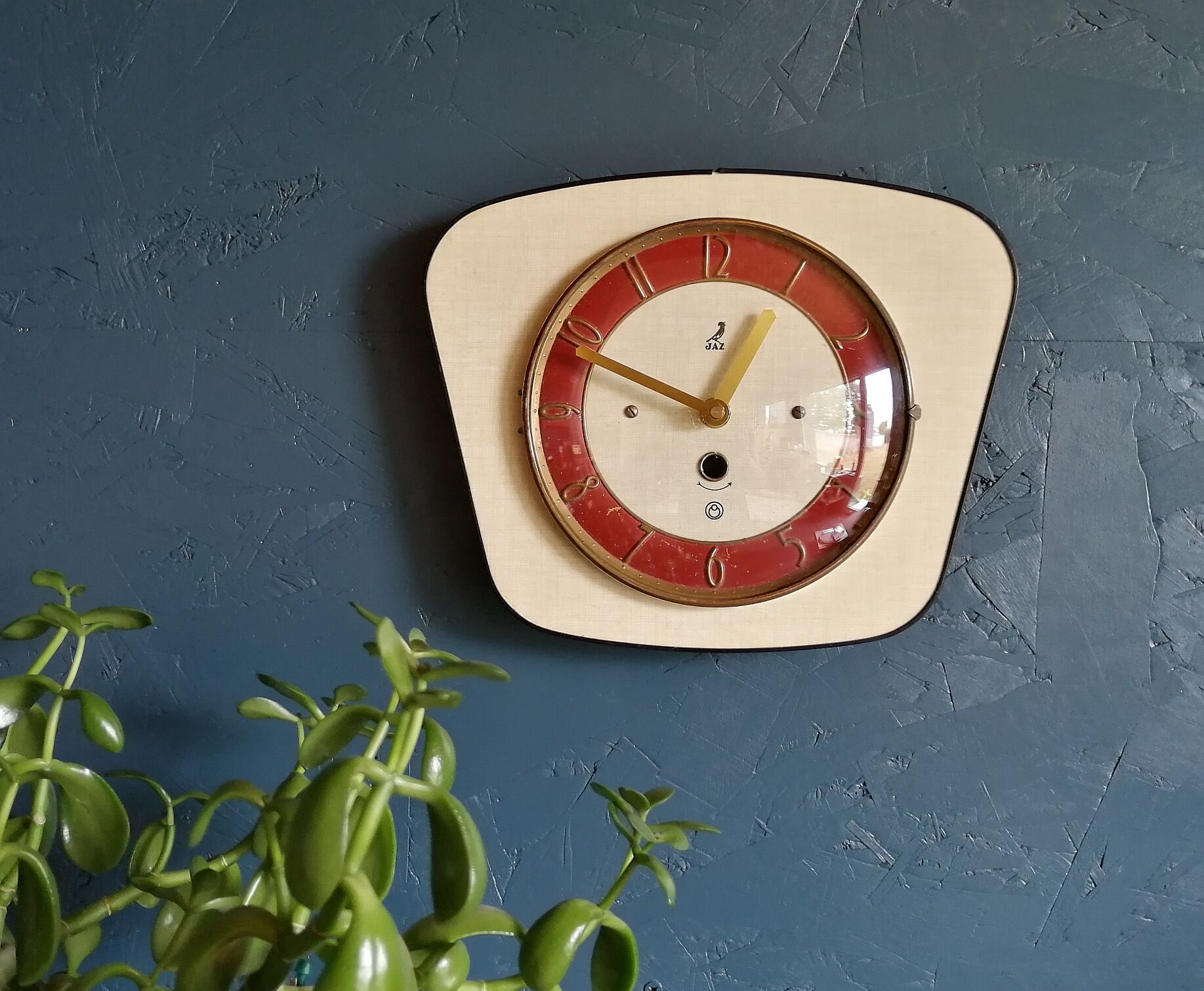 Vintage formica clock silent wall clock "Jaz pale yellow"