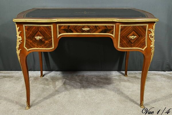 Petit Bureau de Milieu en Acajou et Palissandre, style Louis XV, époque Napoléon III – Milieu XIXe