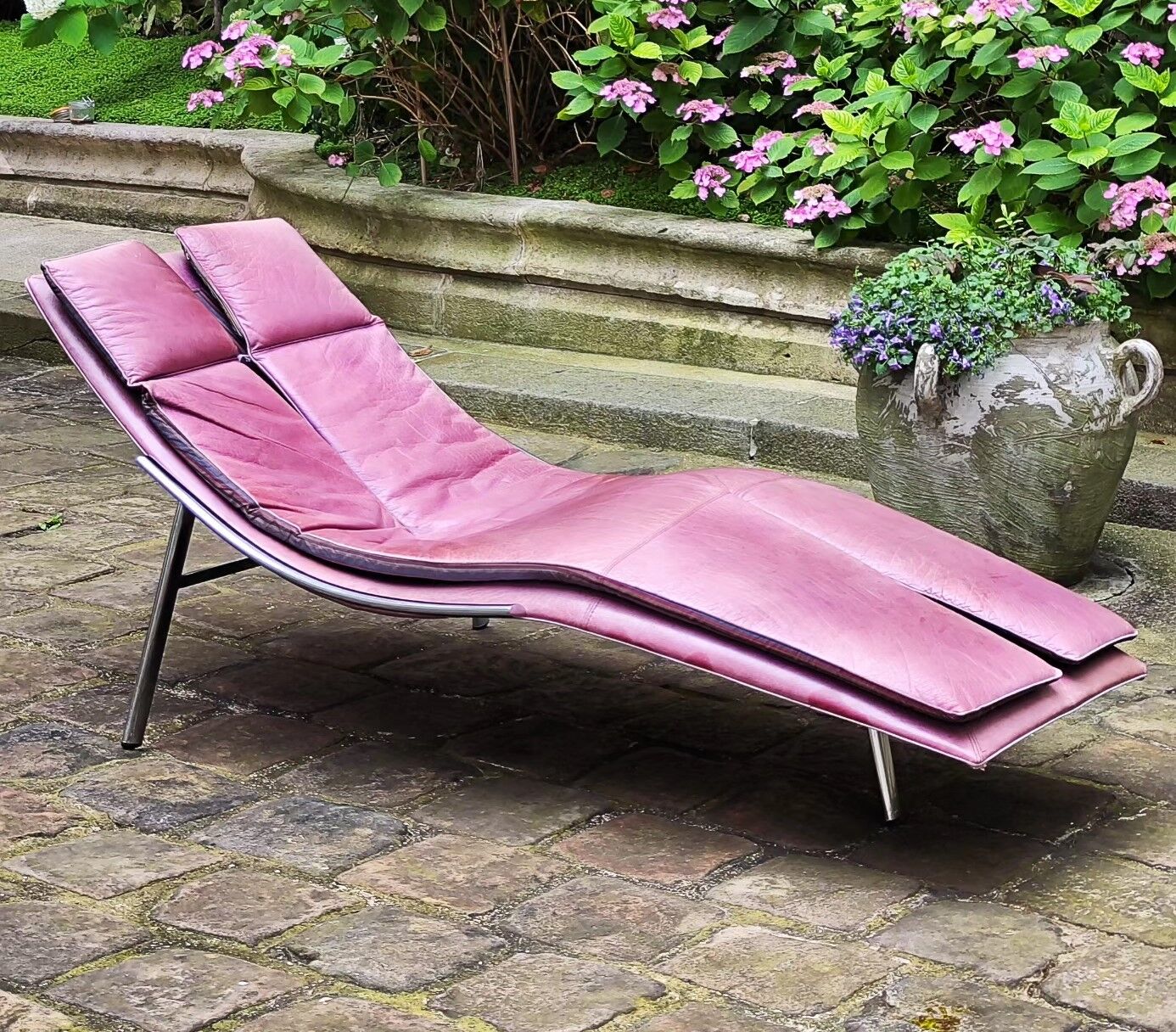 Leather armchair from the Giovanni Offredi years, Saporiti, 1970/80, Italy