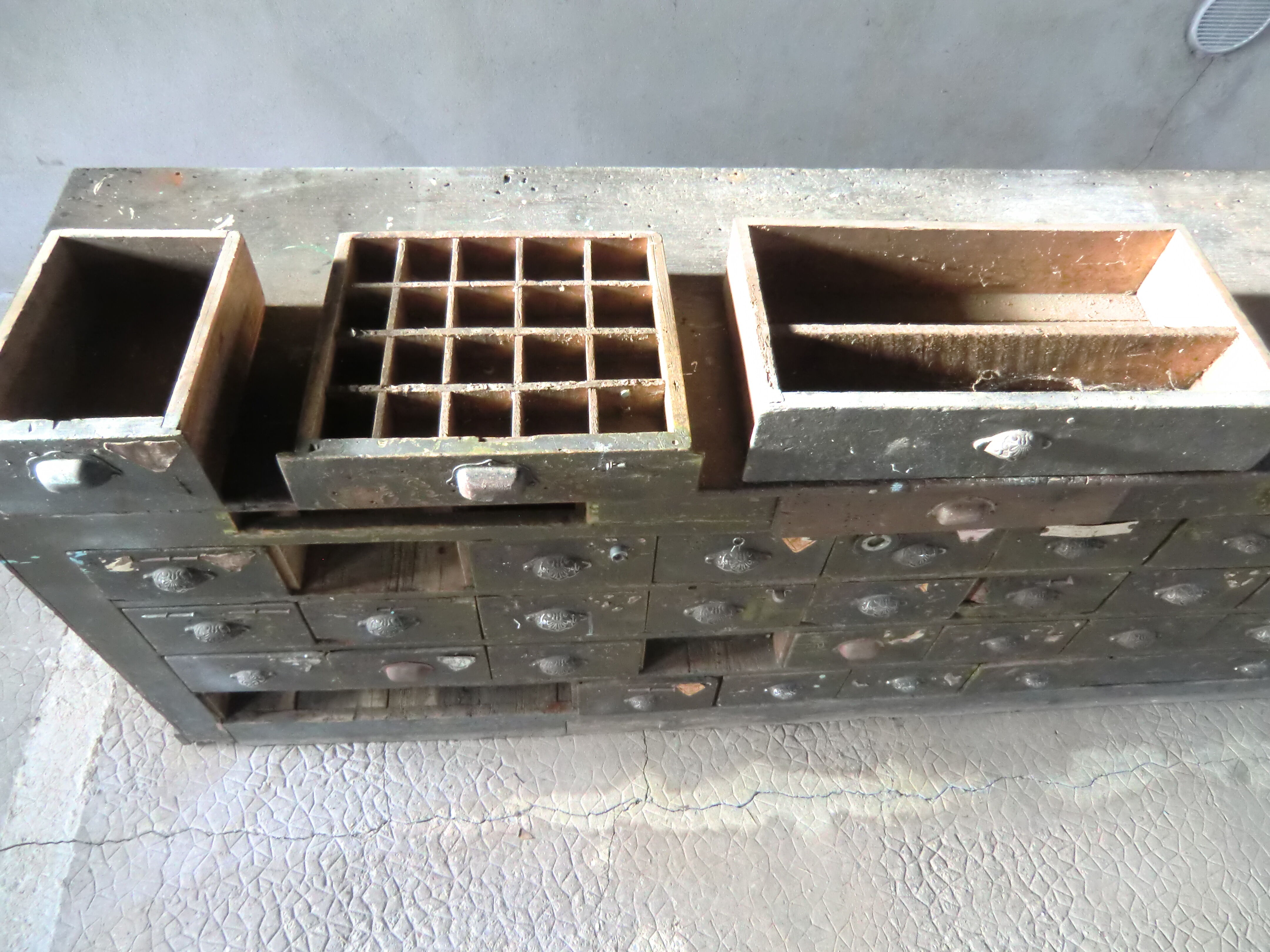 Meuble de quincaillerie