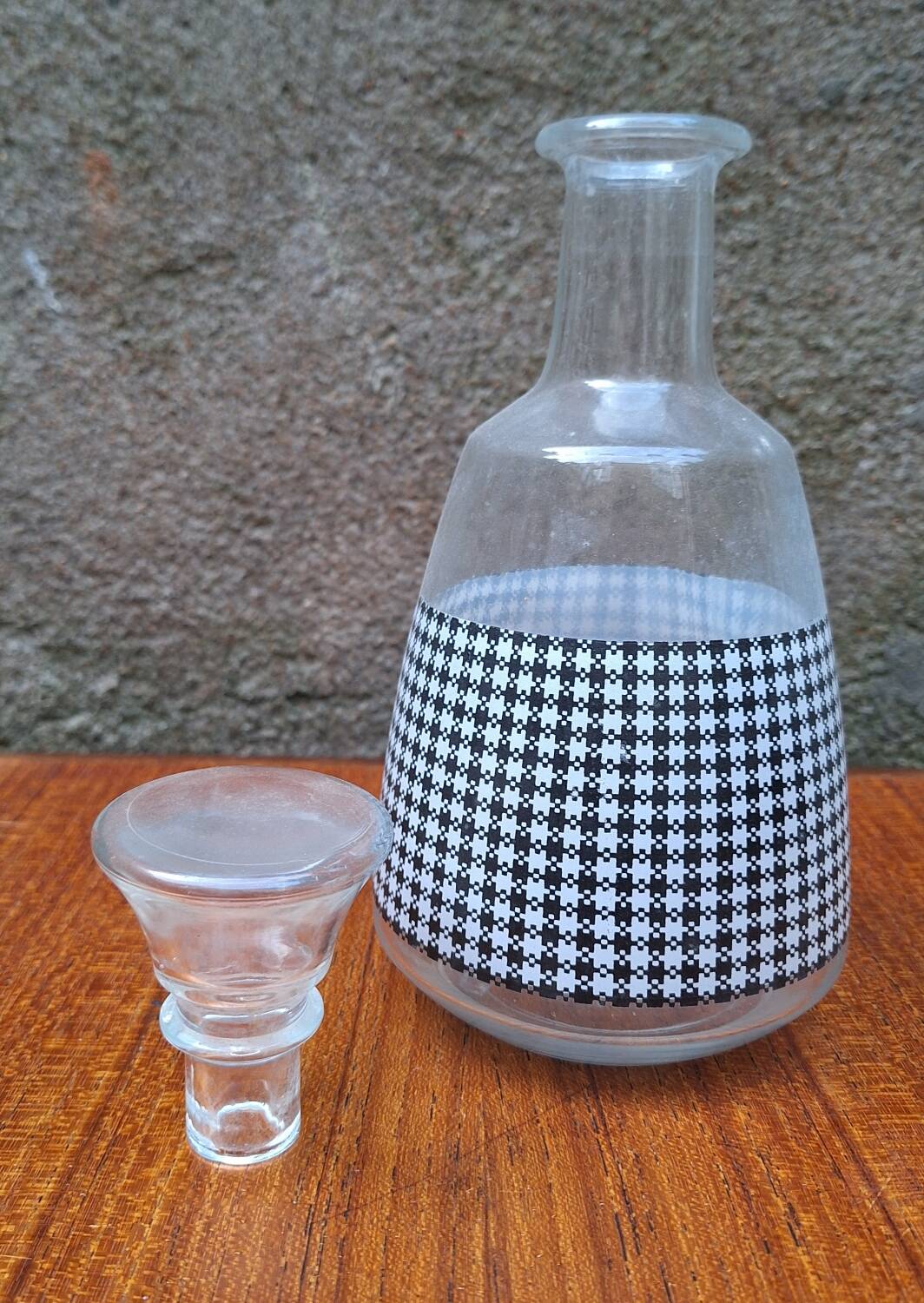 Glass carafe with Vichy decoration