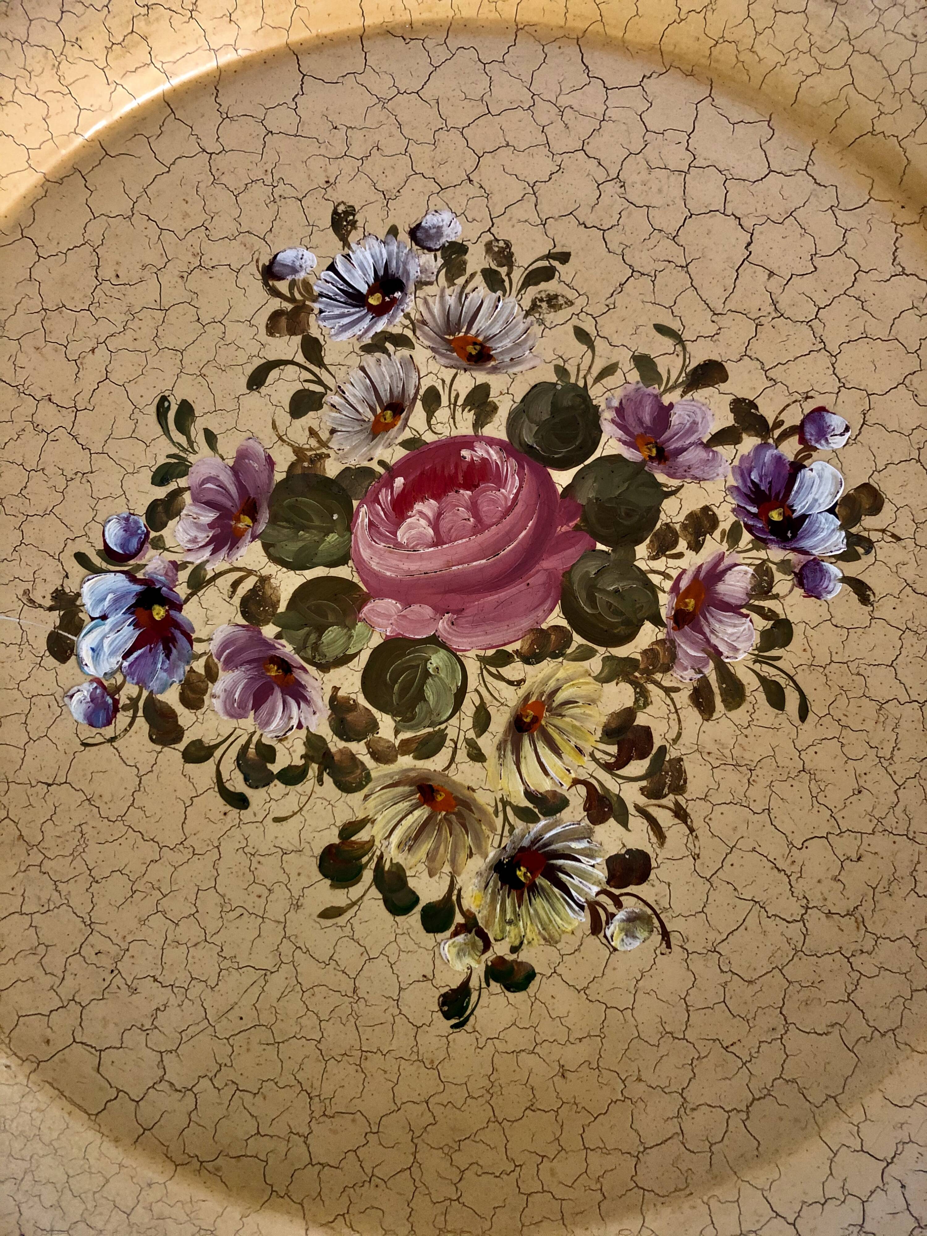 Napoleon 3 Plateau, cracked paint