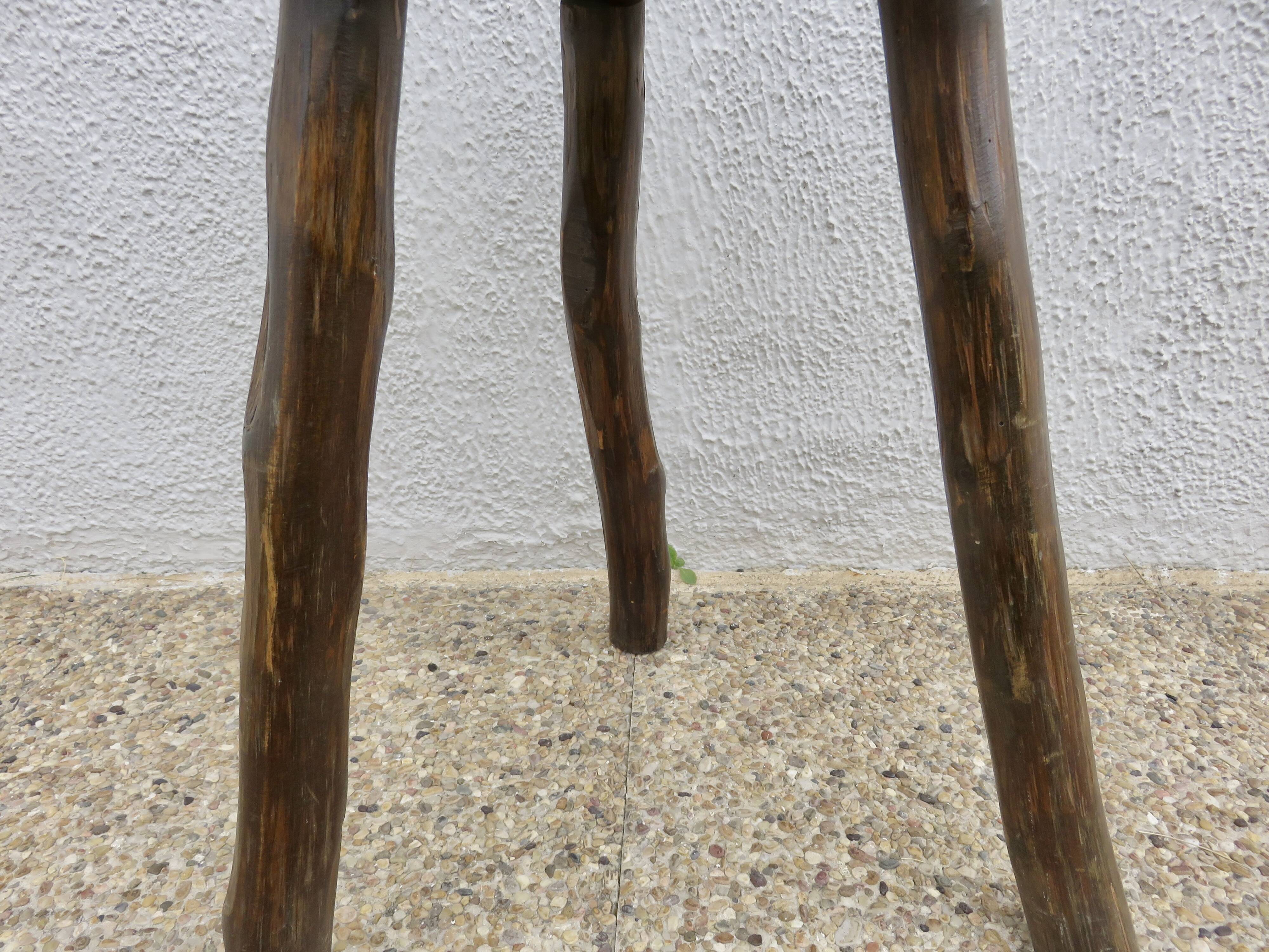 Tabouret tripode en bois massif 1950