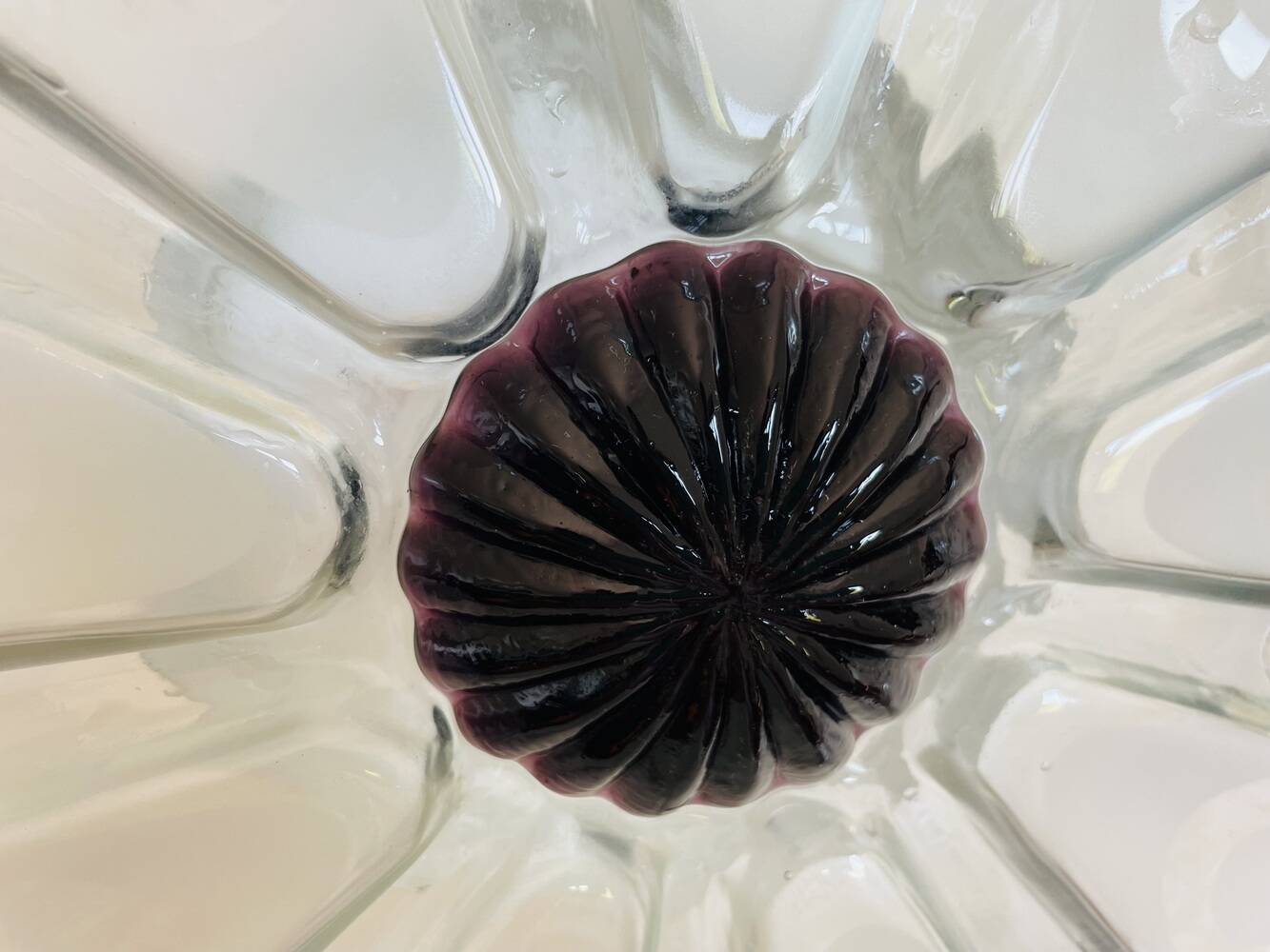 Plafonnier en forme de fleur en verre dépoli