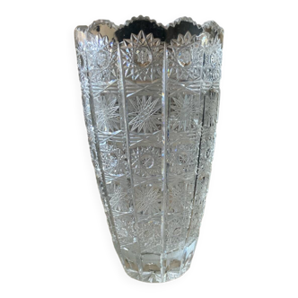 Chiseled crystal glass vase