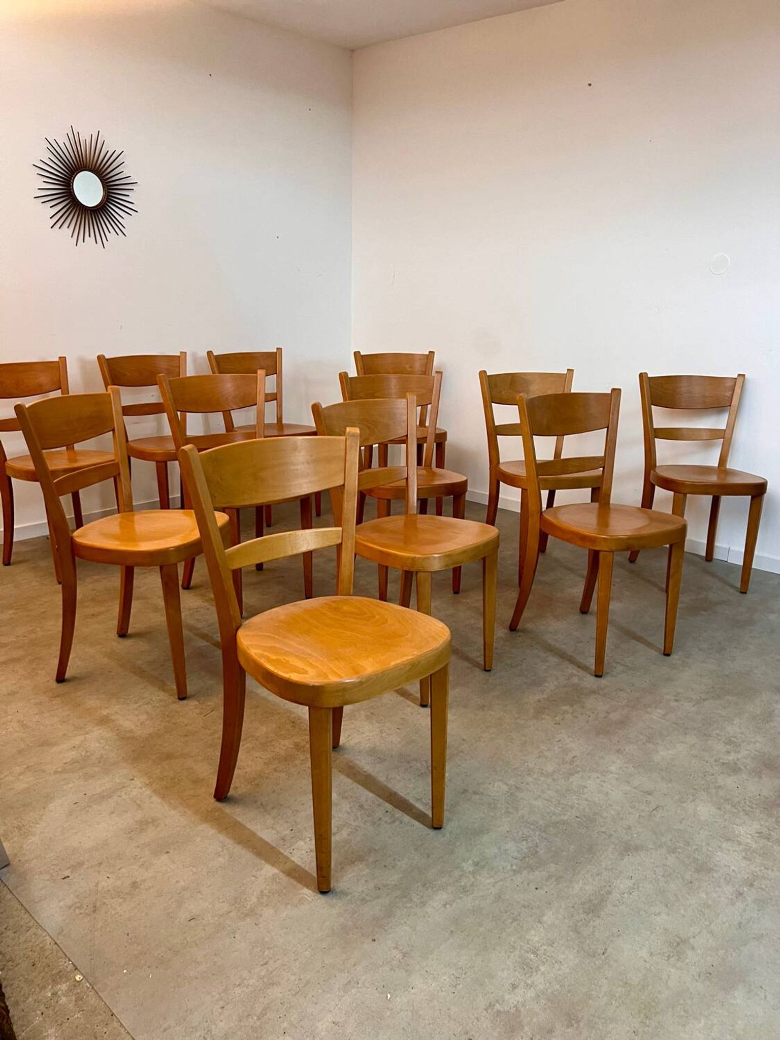 Lot 12 wooden bistro chairs by Horgen Glarus 70s vintage