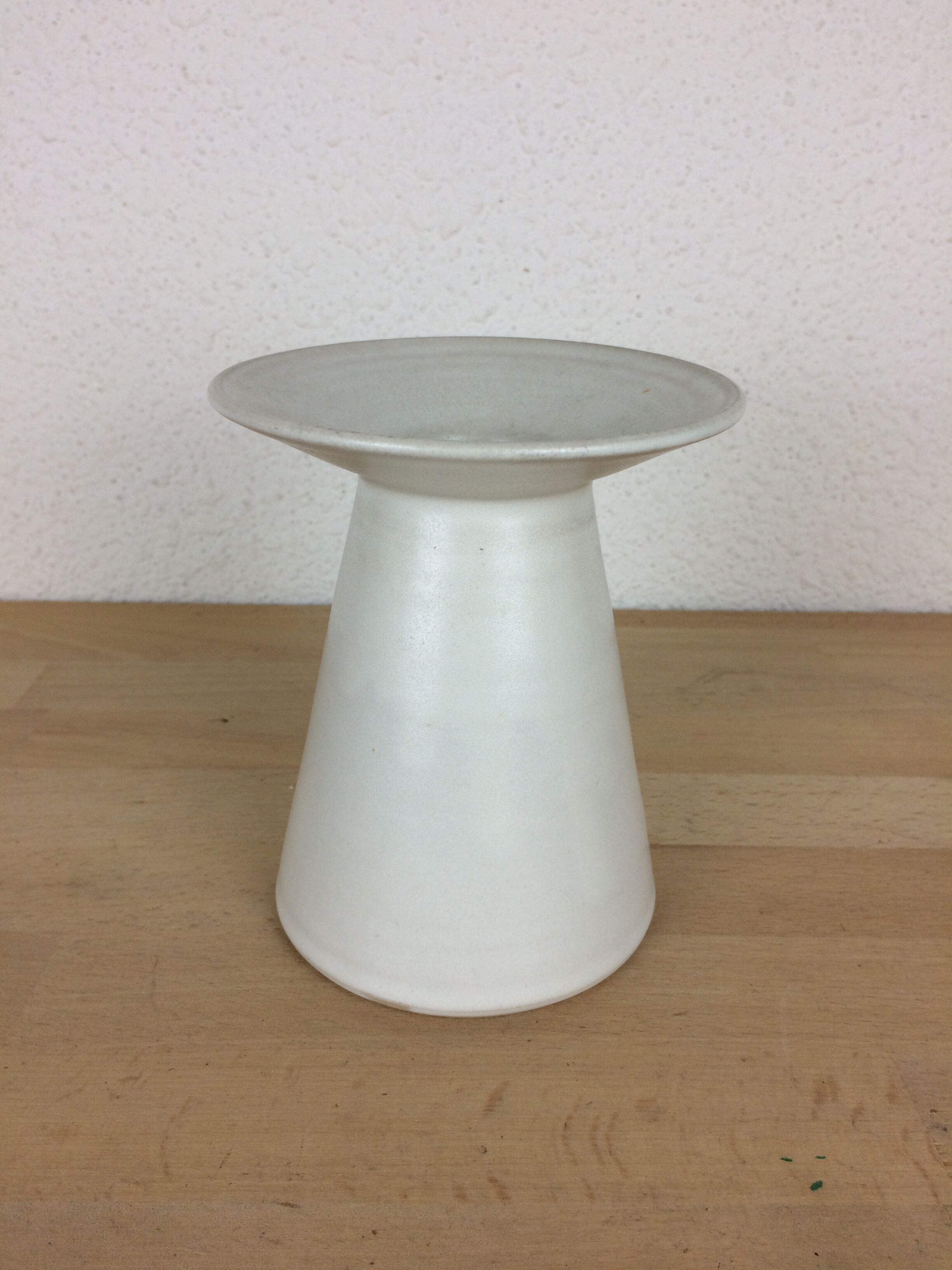 White ceramic vase Jungnickel