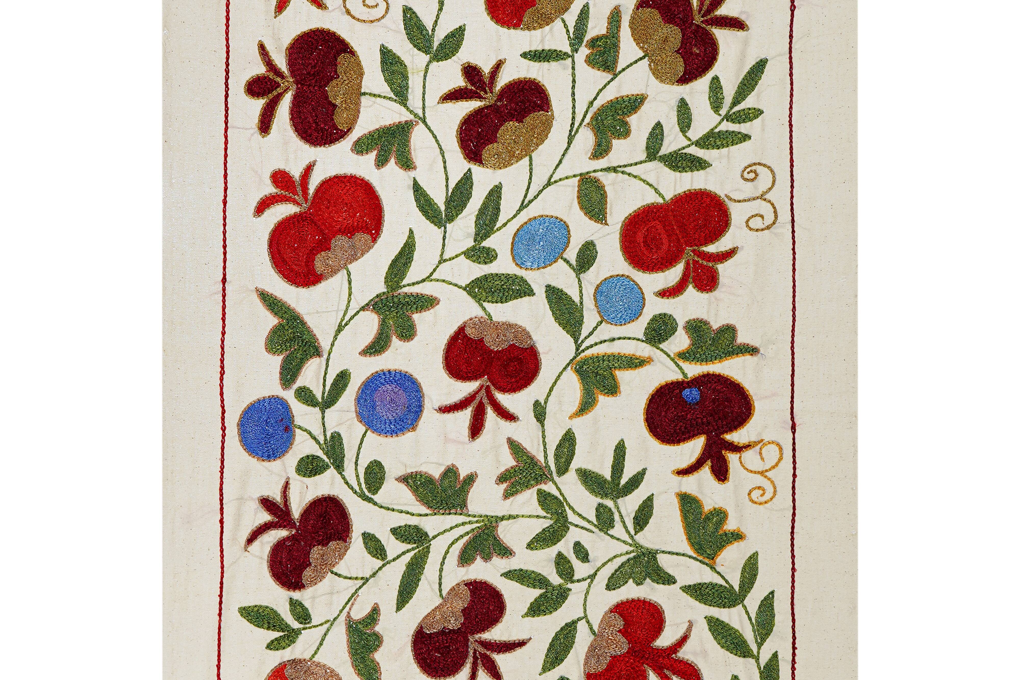 Vintage Turkish rug hand-knotted 50x95cm