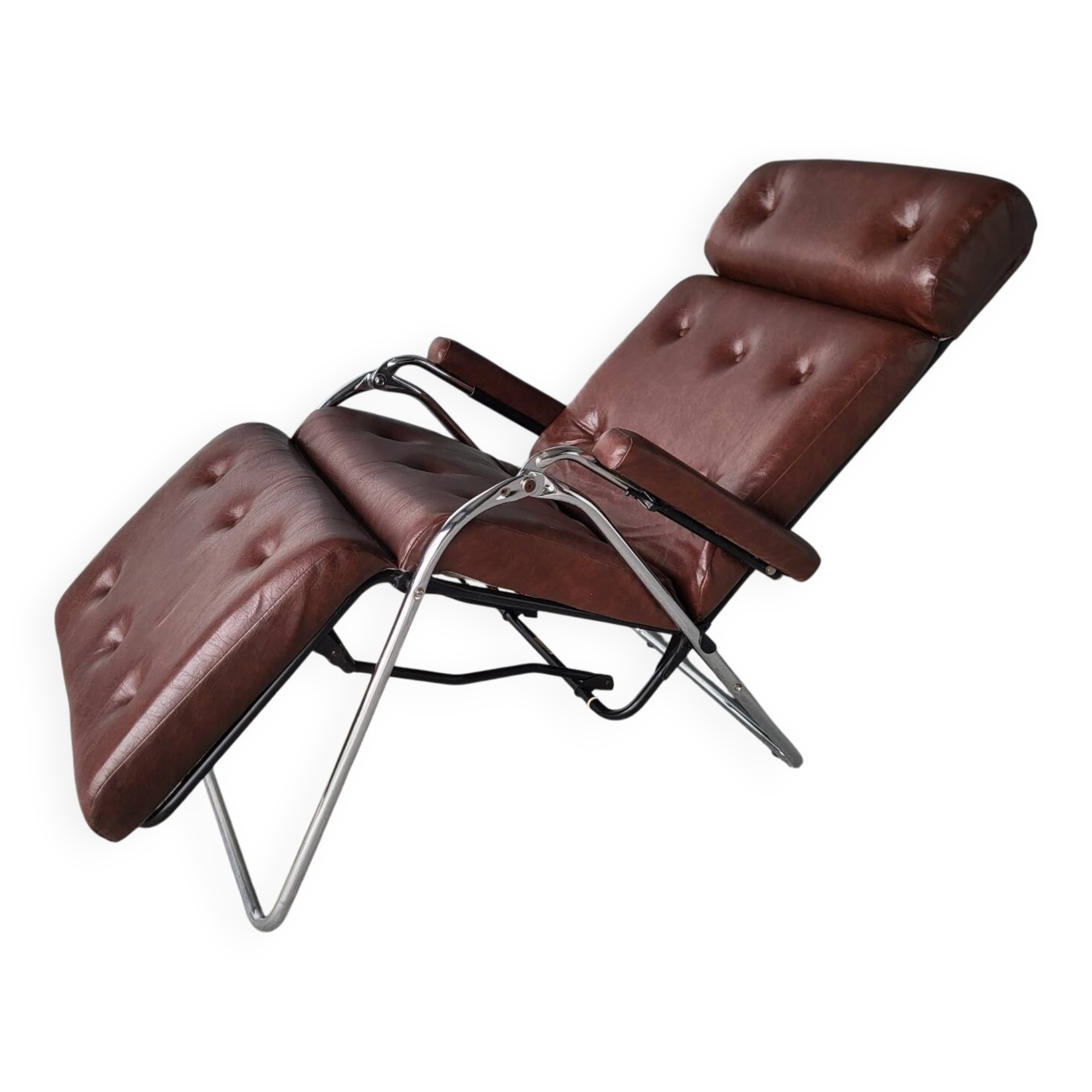 LAMA Vintage Relaxing Lounge Chair in Very Good Condition