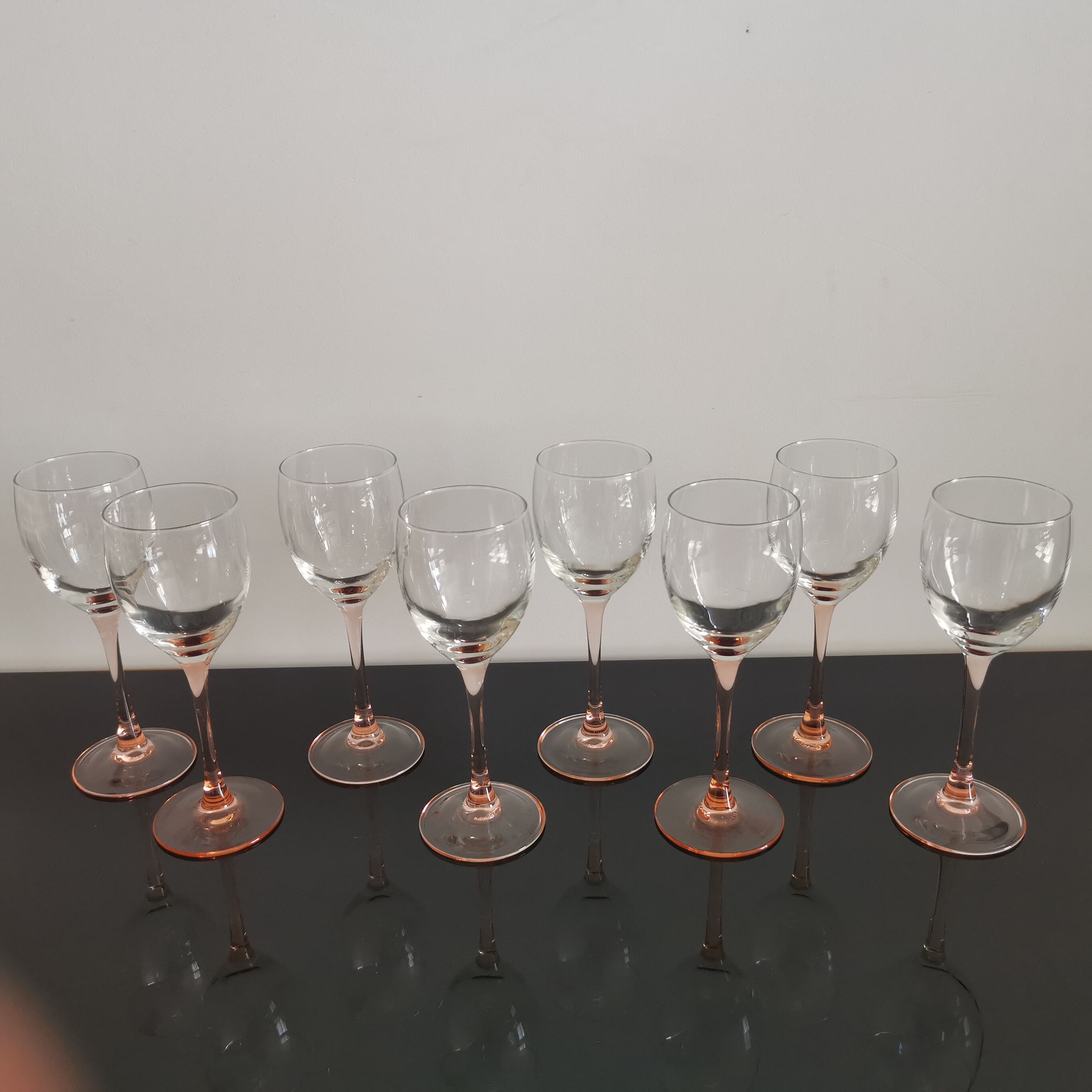 White wine glasses Luminarc pink feet