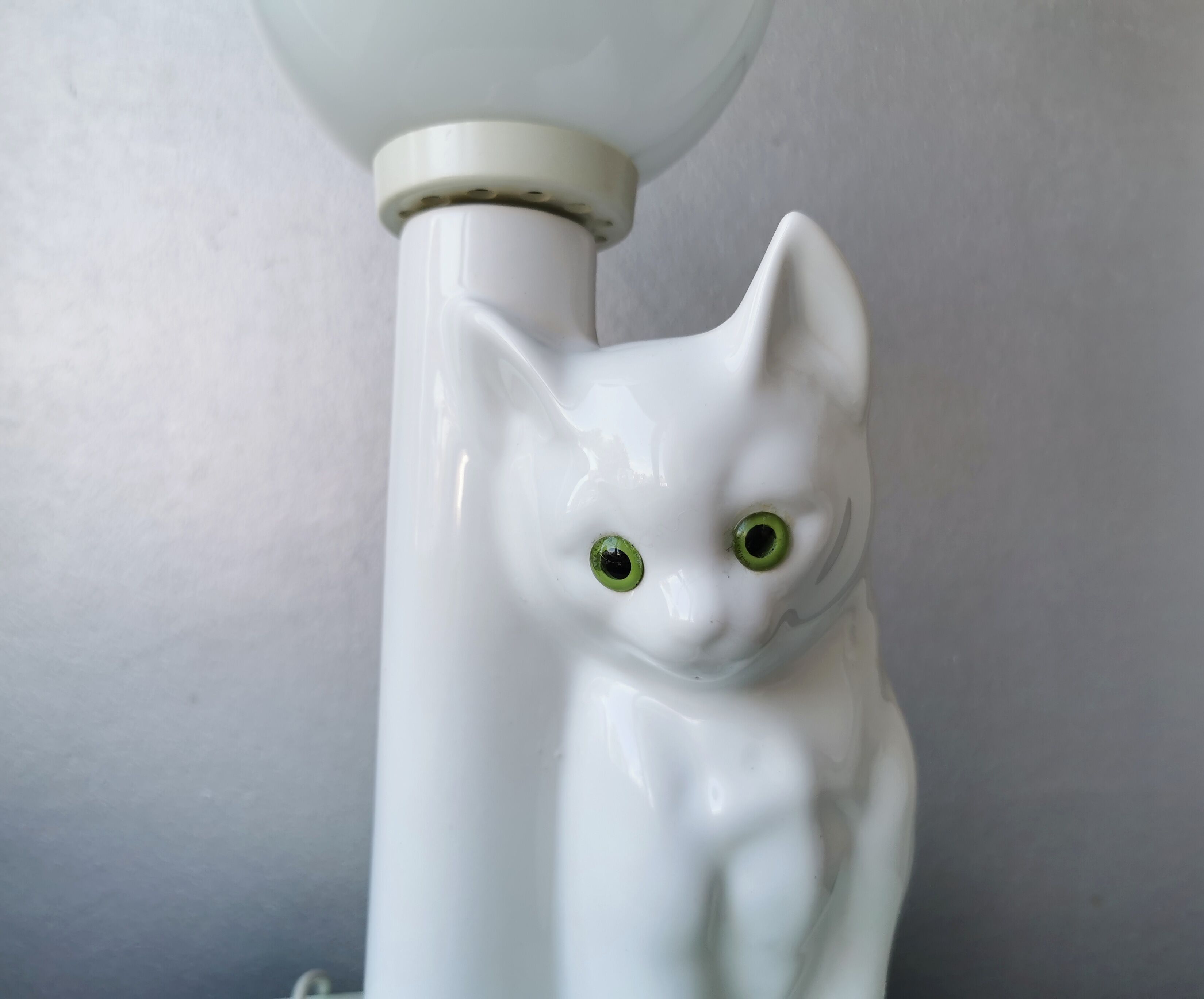 Vintage ceramic cat lamp from the eighties