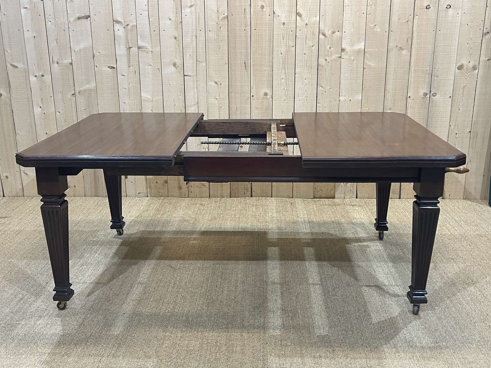 English mahogany table from the 1930s with an extension