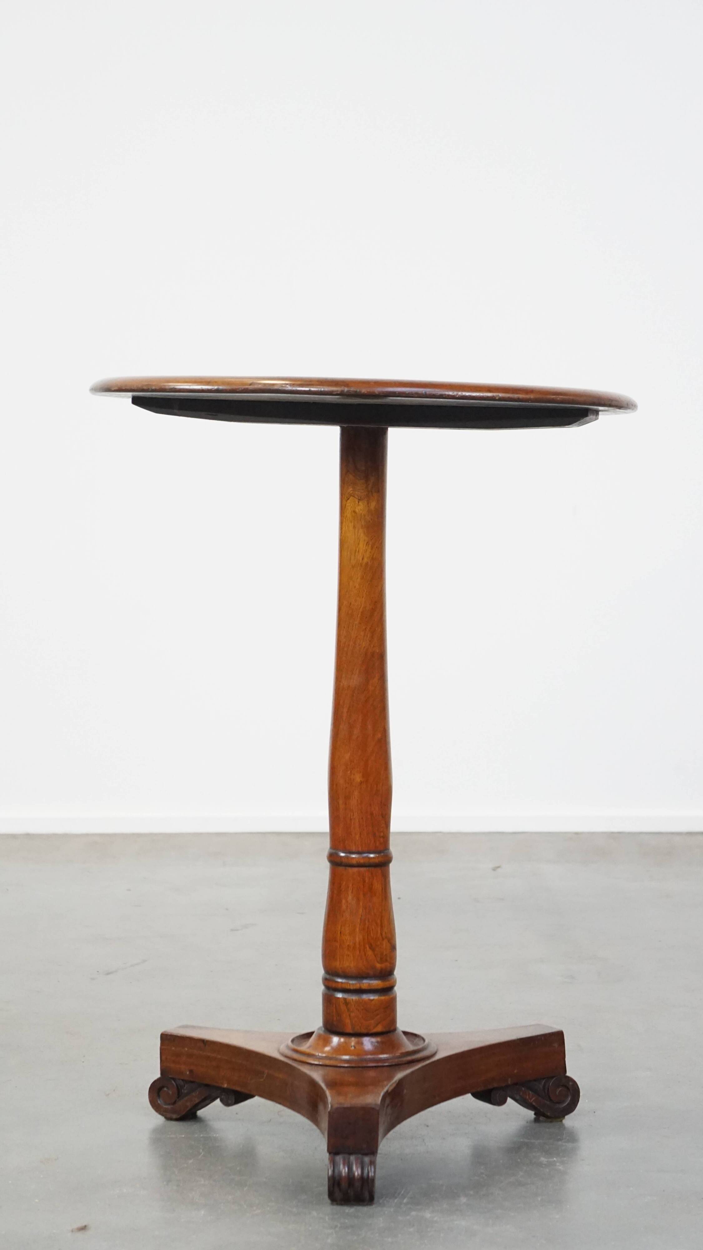 Round antique English side/wine table from the mid-19th century