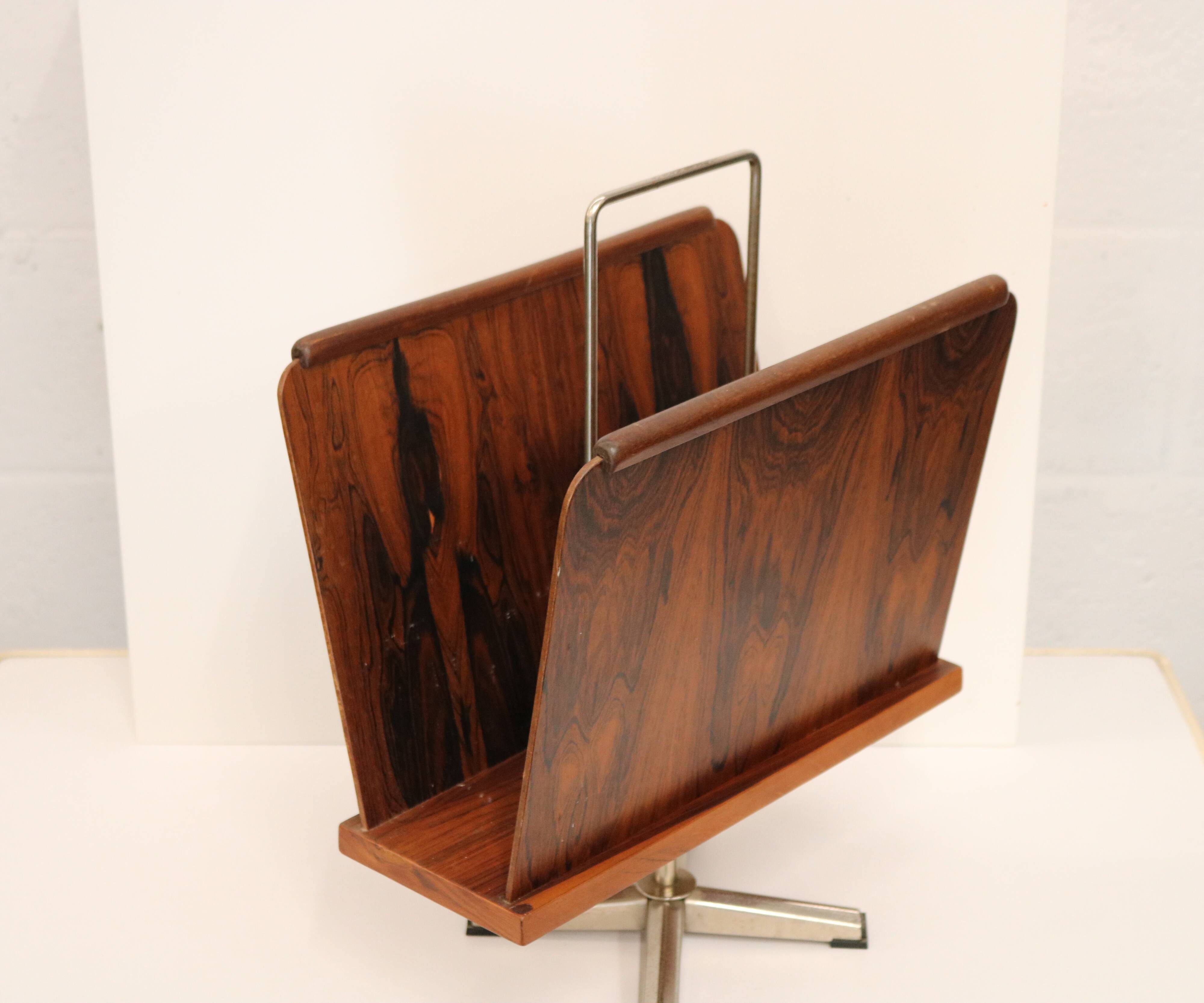 Porte-revues en teck par VAD trevarefabrikk, Norvège, années 1960.