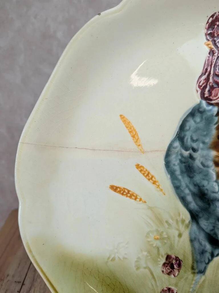 Antique plate Terre de Fer Choisy-le-Roi Hb – Polychrome cock in slipware