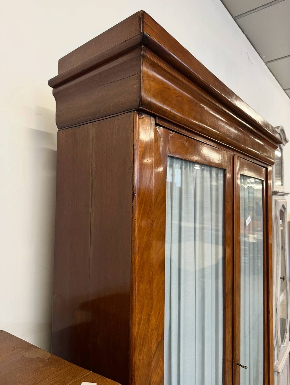 Armoire ancienne en placage d’acajou - portes vitrées - XIXe siècle
