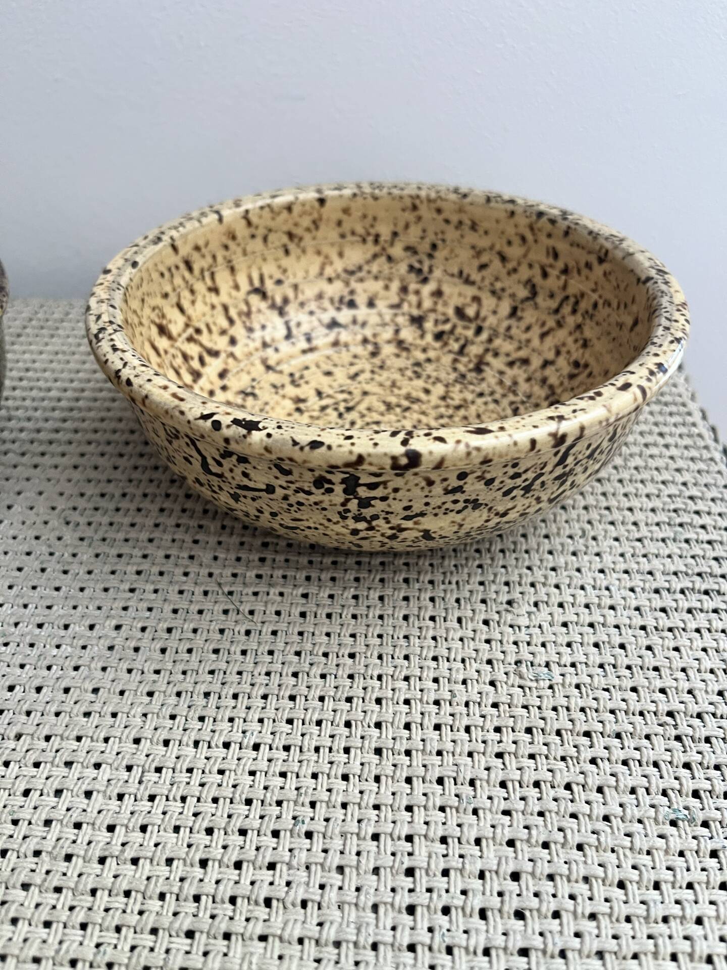 5 stoneware bowls