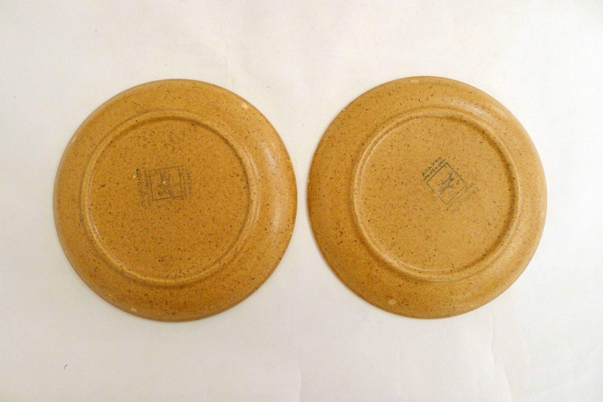 Set de 6 petites assiettes en grès
