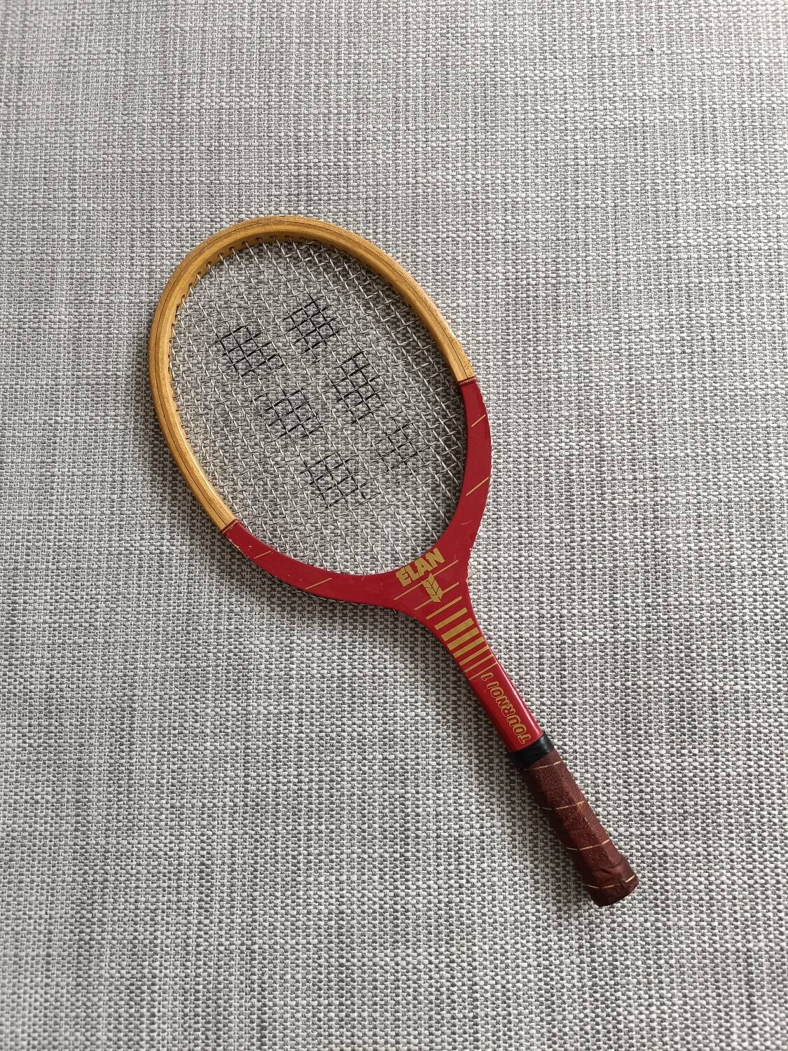 Élan vintage tennis racket