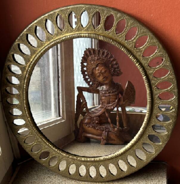 Round Indian wall mirror, hammered brass, vintage, 1960s/70s