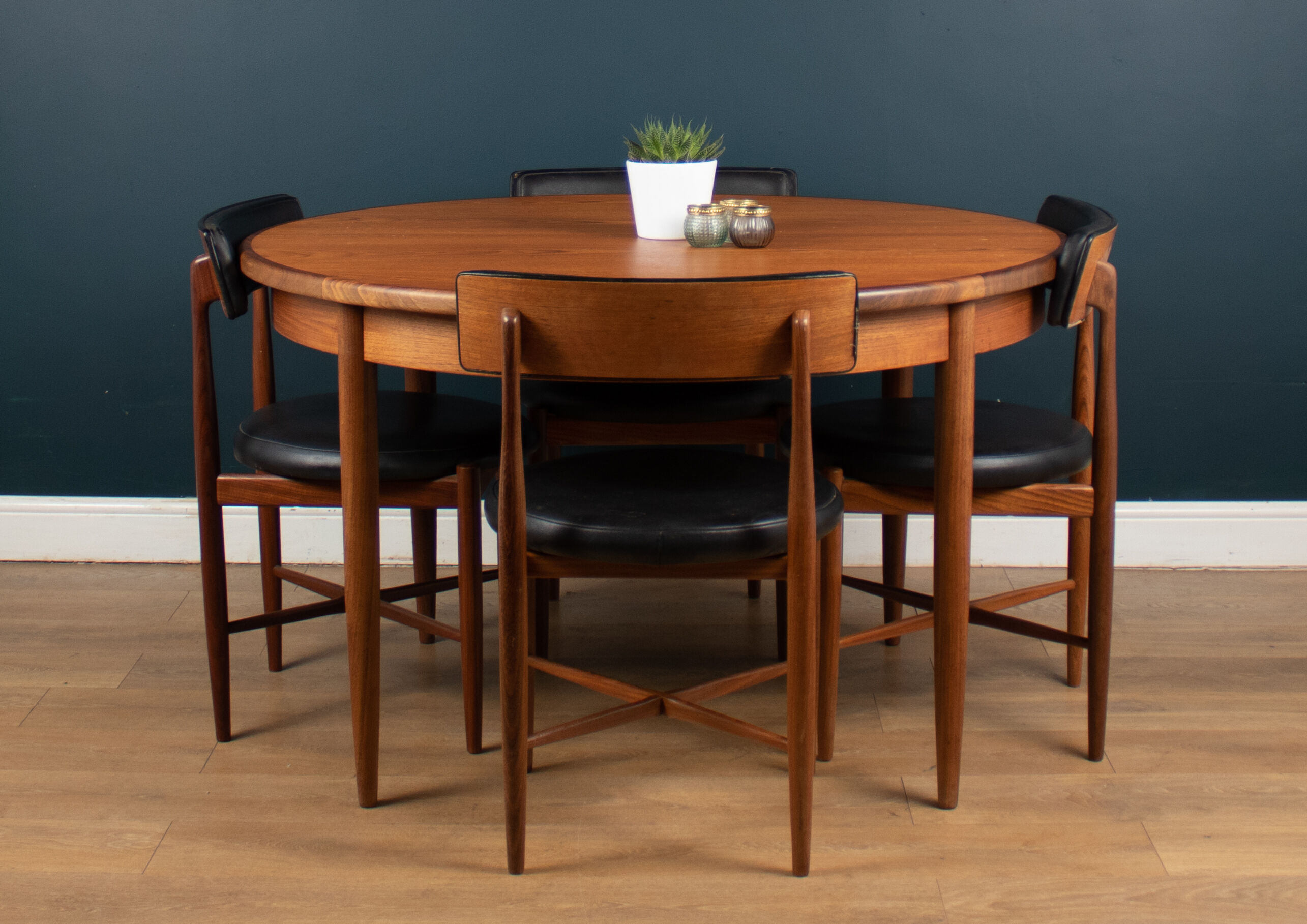 Table à manger et 4 quatre chaises GPlan Fresco par Victor Wilkins