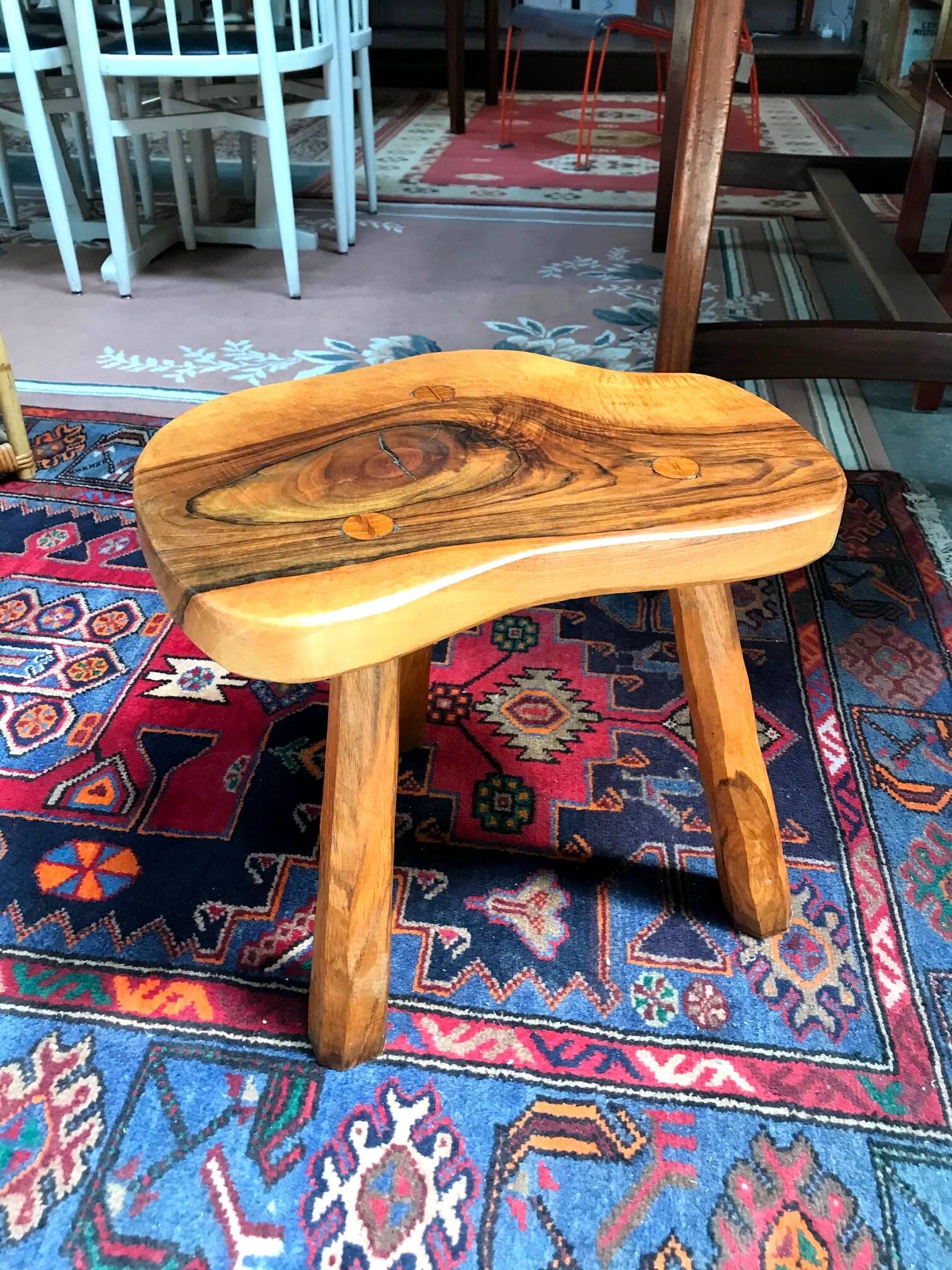 Tabouret vintage en bois d'olivier années 70