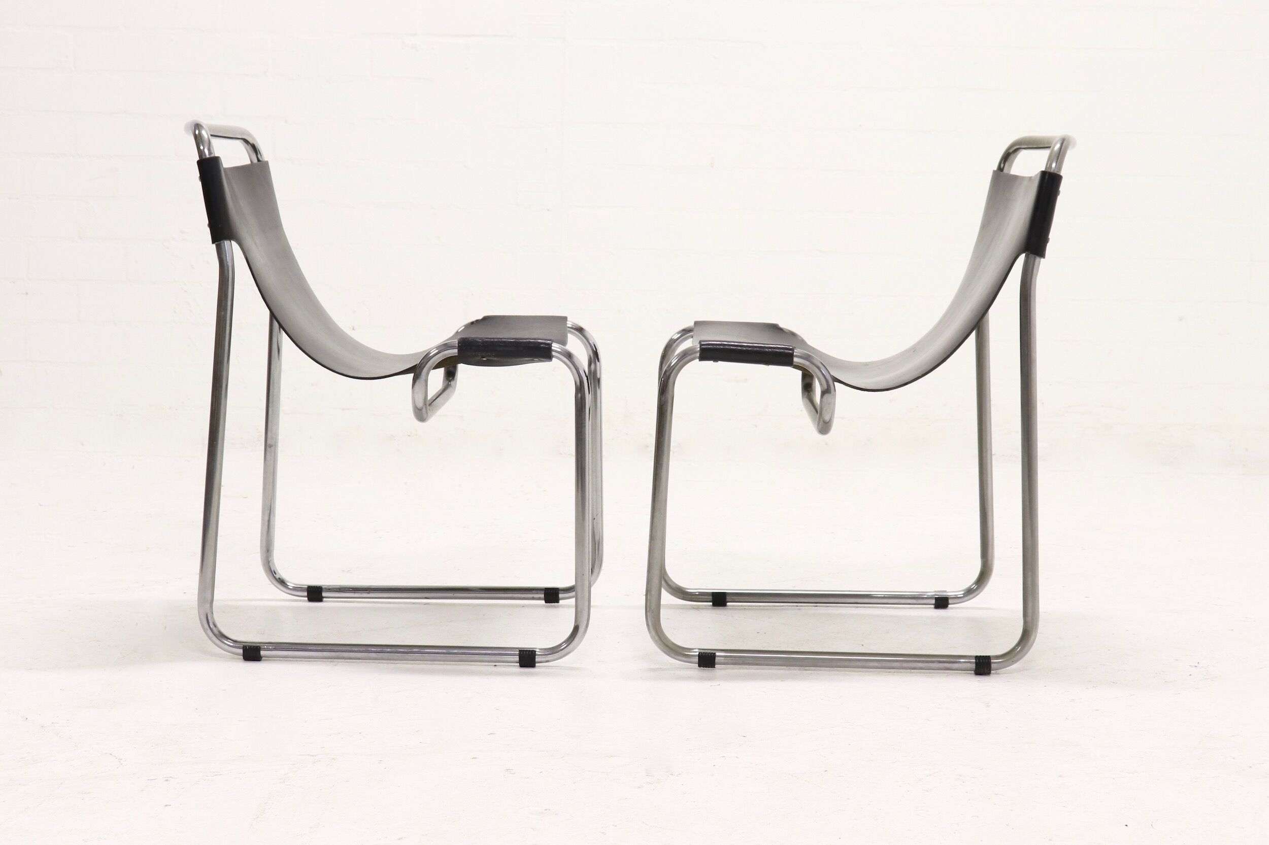 Set of 2 tubular chairs