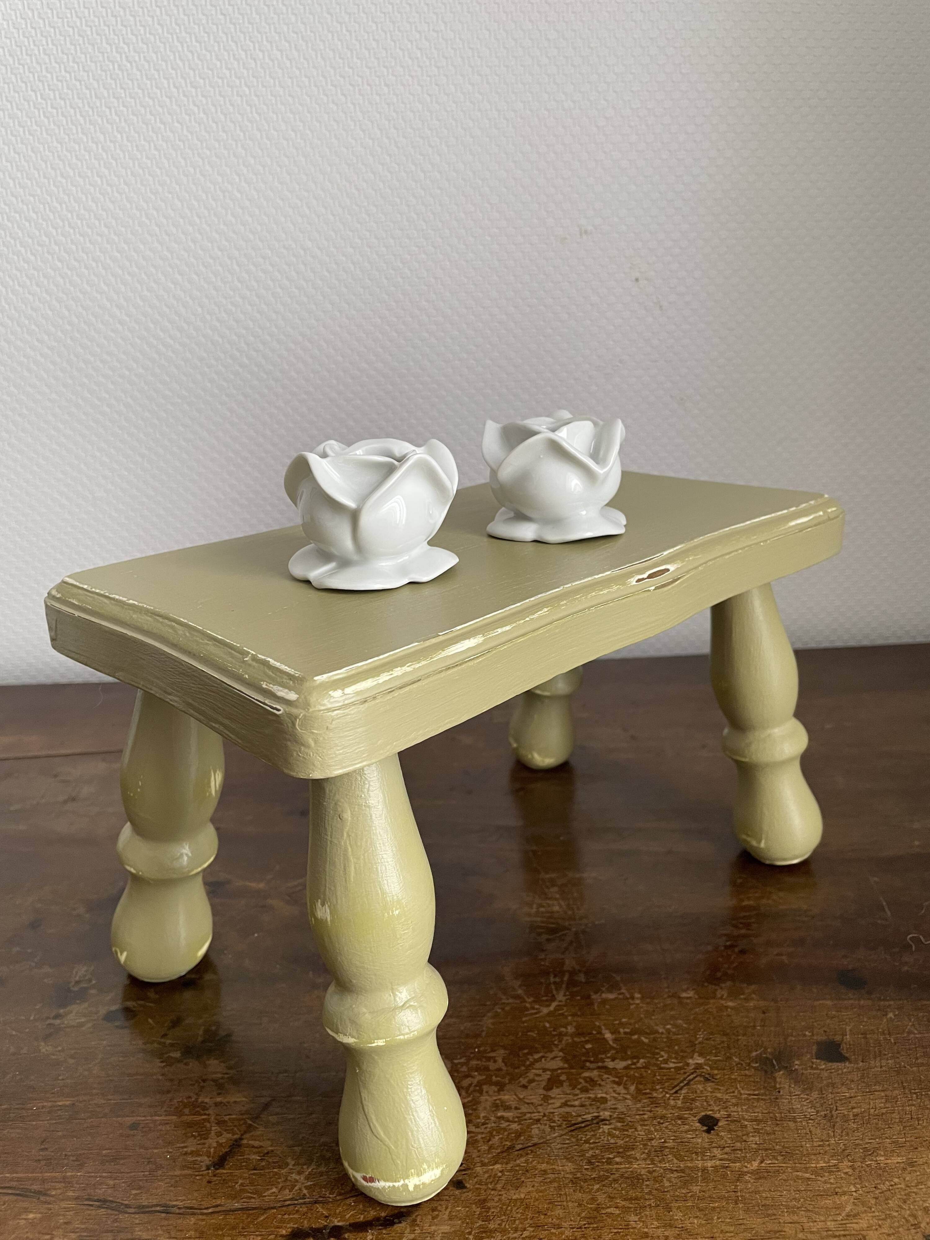 Stool with turned legs