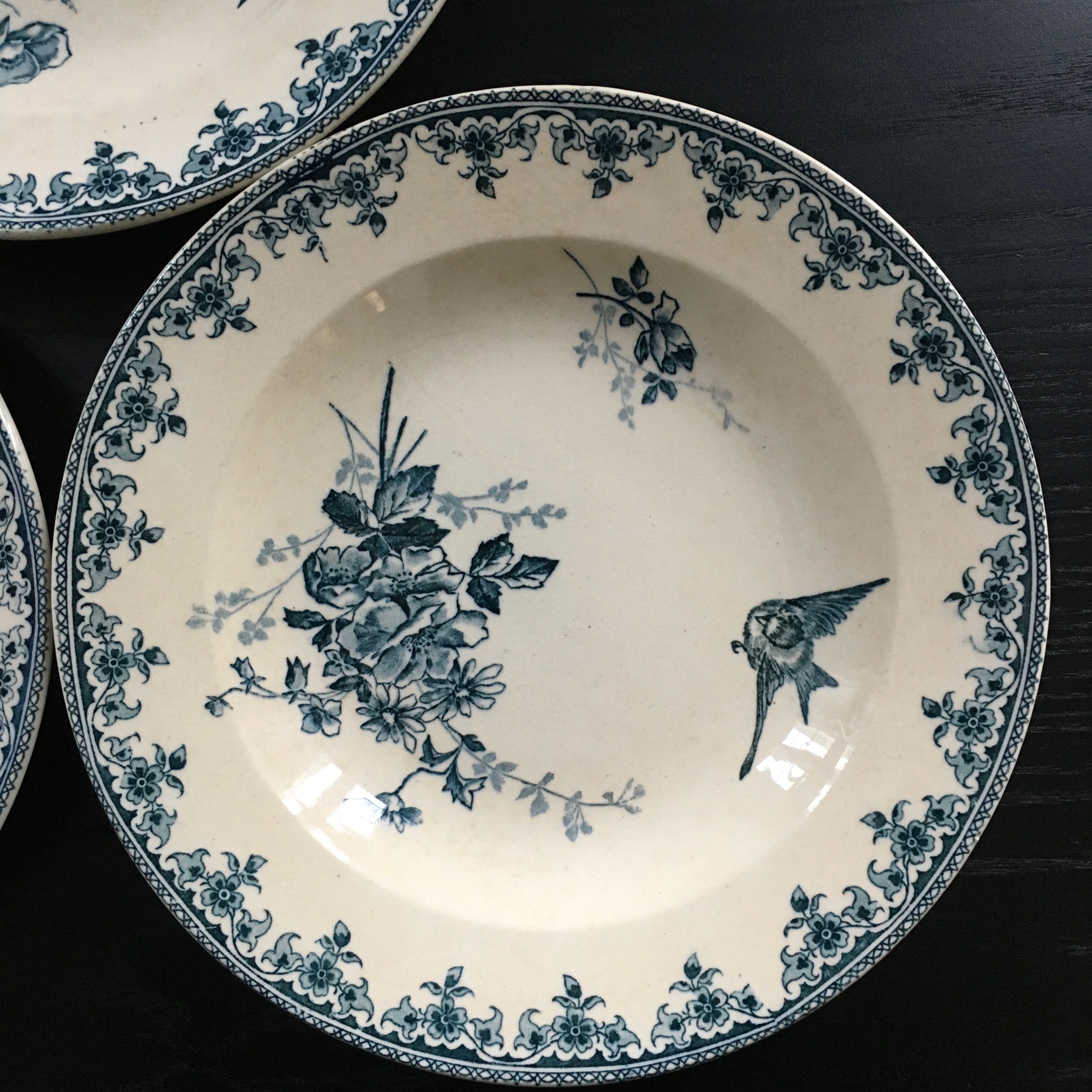 Lot 3 assiettes terre de fer