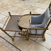 Chaise haute pour enfant