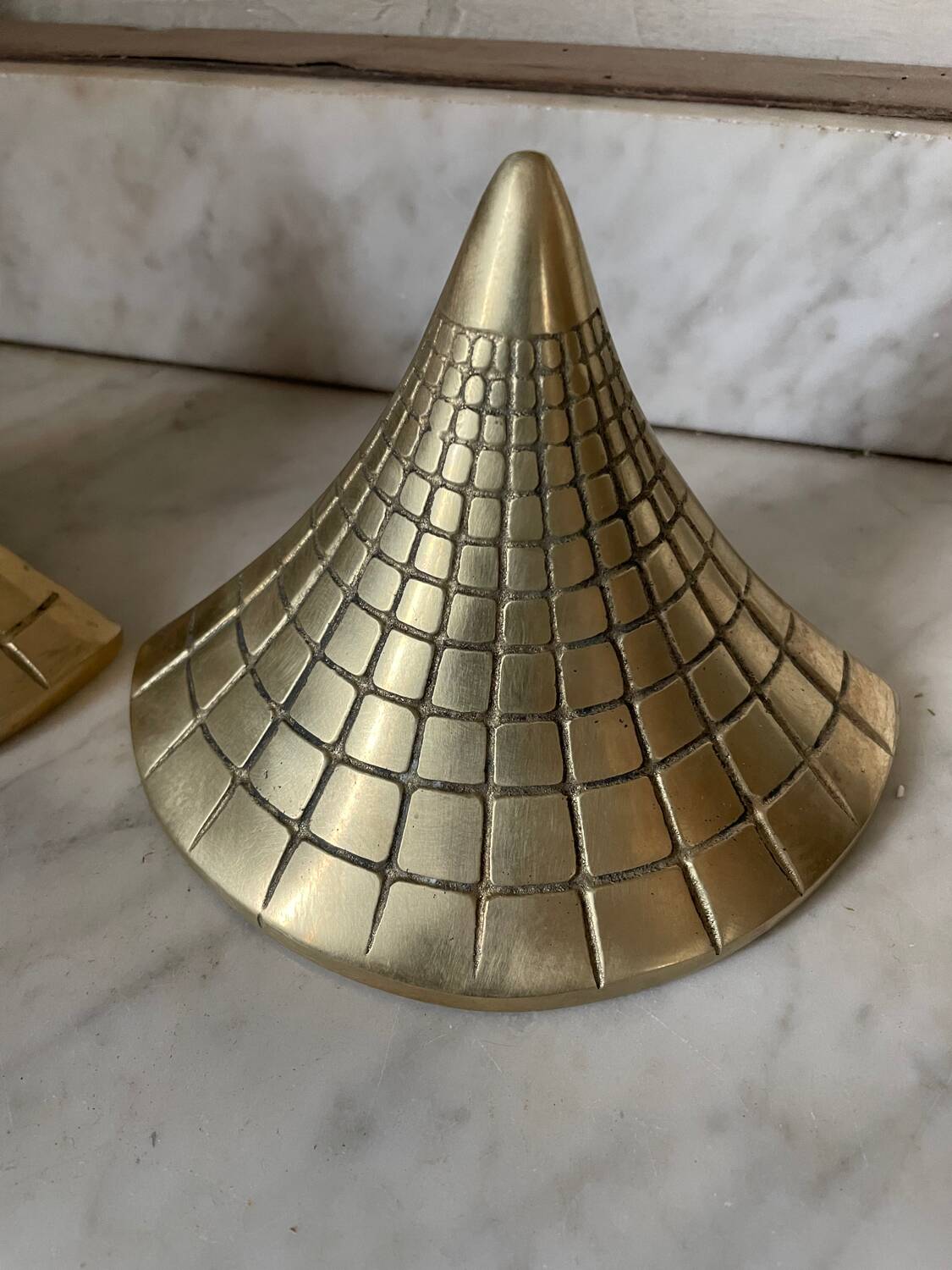 Paire de serre-livres en laiton massif vintage