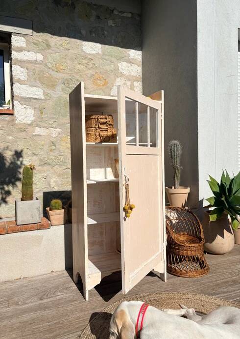 Petite armoire vitrée « Pâquerette »