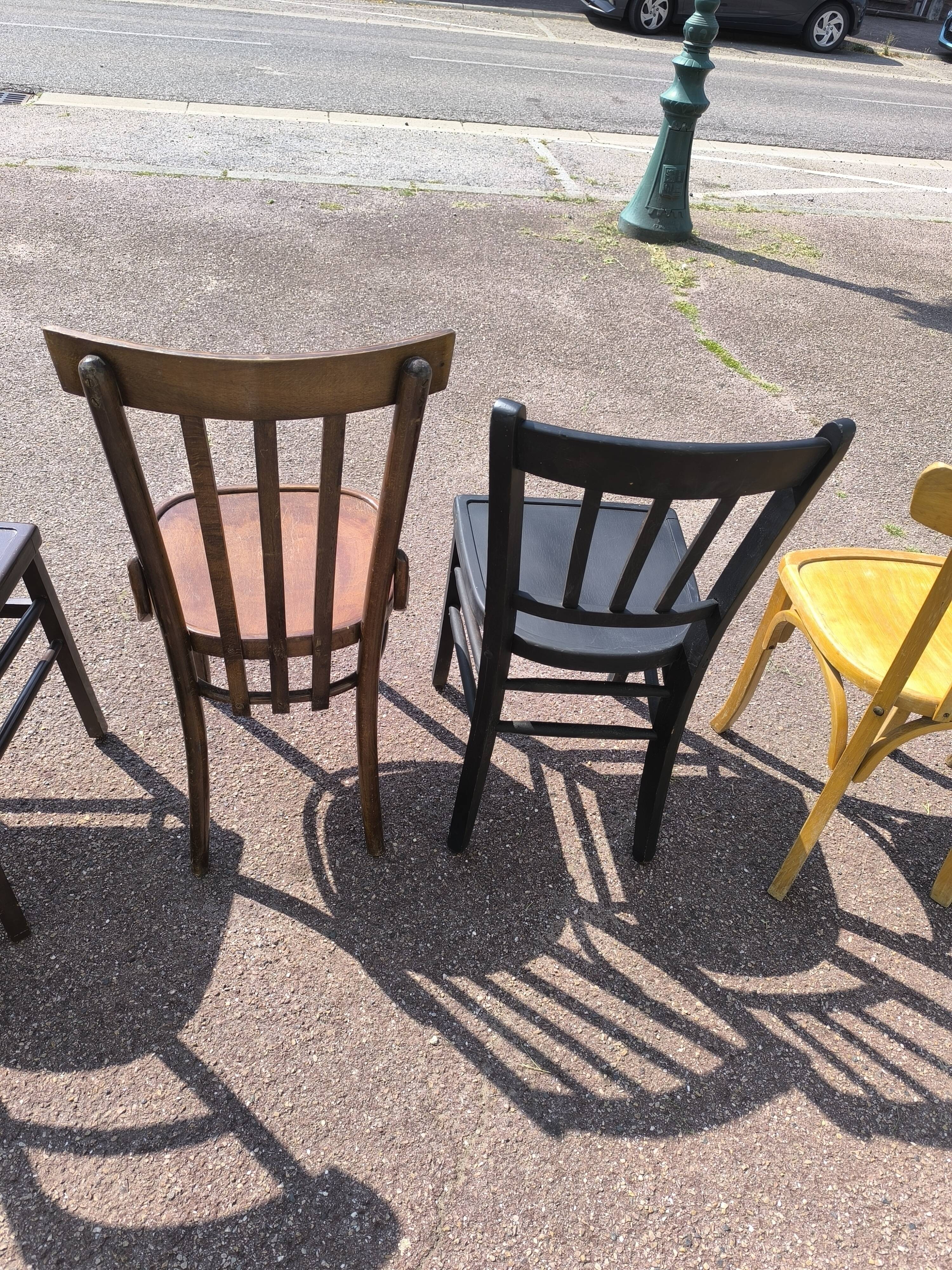 Lot de 6 chaises de bistrot dépareillées bois vintage