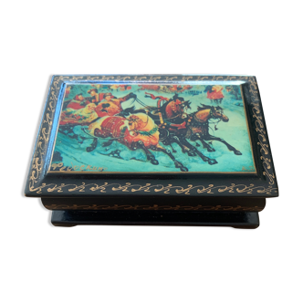 Russian lacquered box Fedoskino