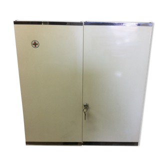 Pharmacy cabinet