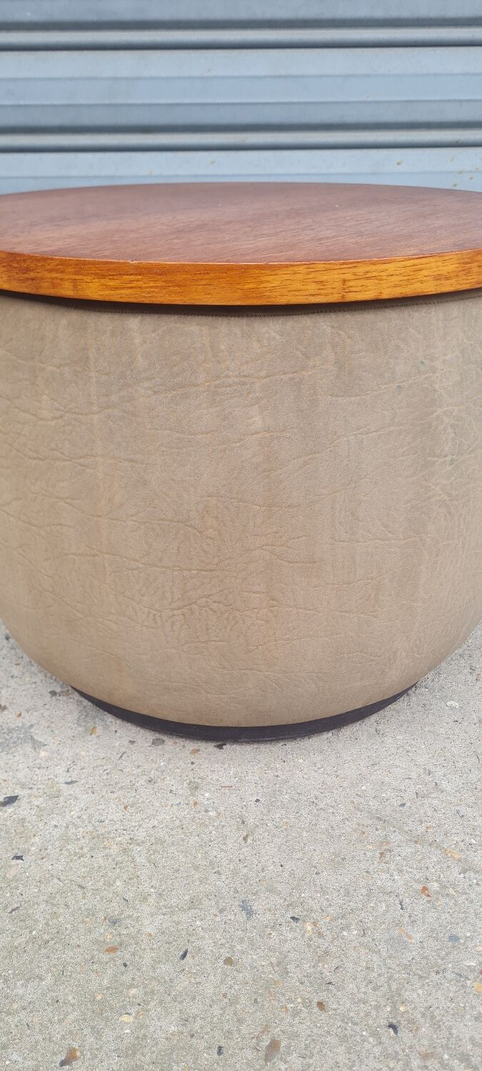Tabouret de marque Regy