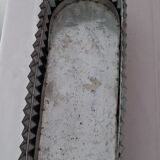 In zinc planter