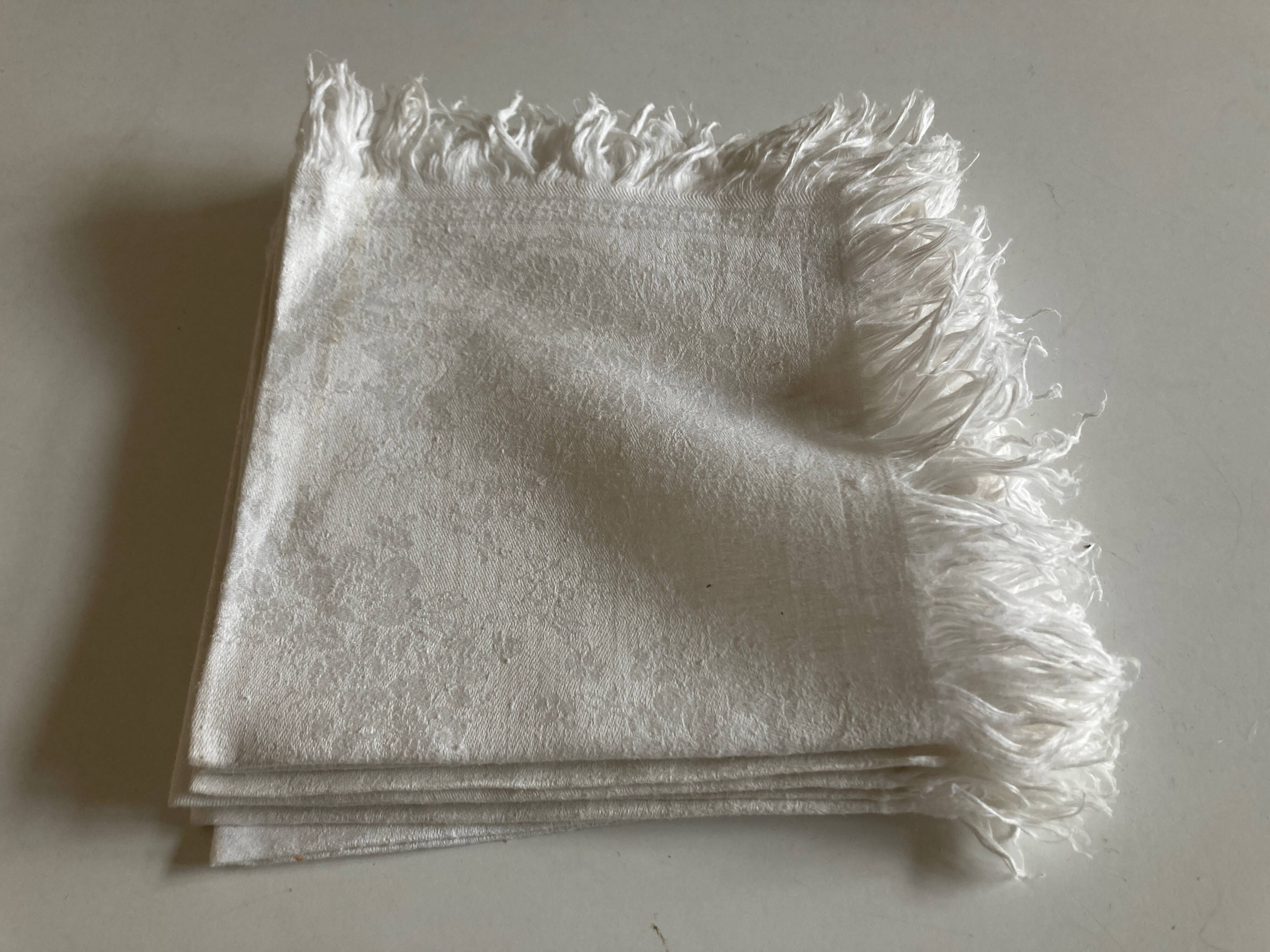 Set of 8 fringed napkins in 19th century linen damask